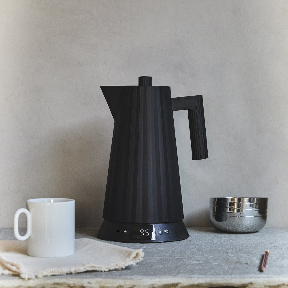 MDL21 Plissé kettle with temperature control Alessi