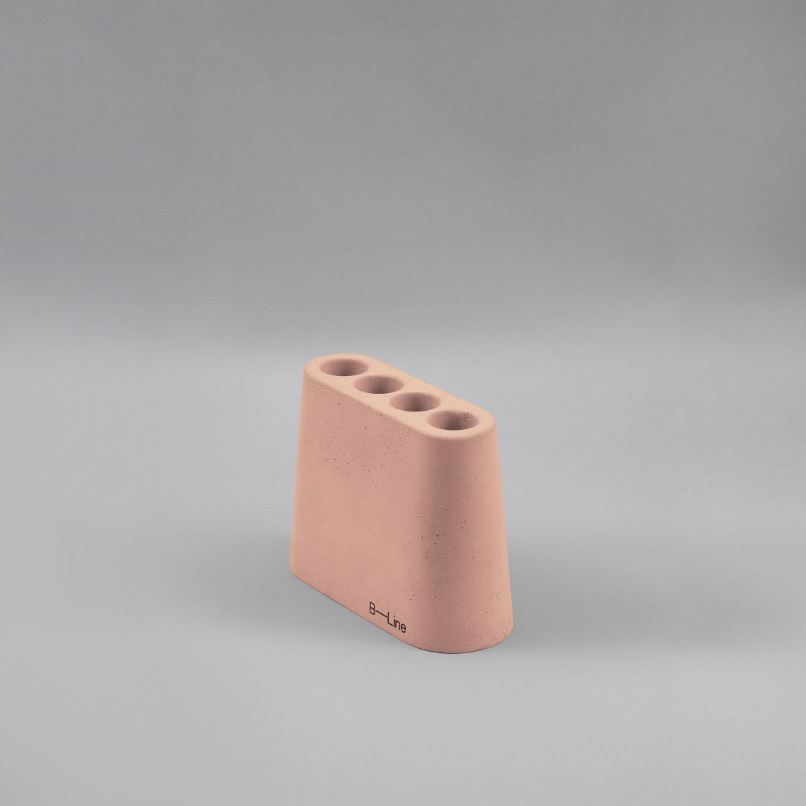 Aki Jr pen holder made of cement B-Line