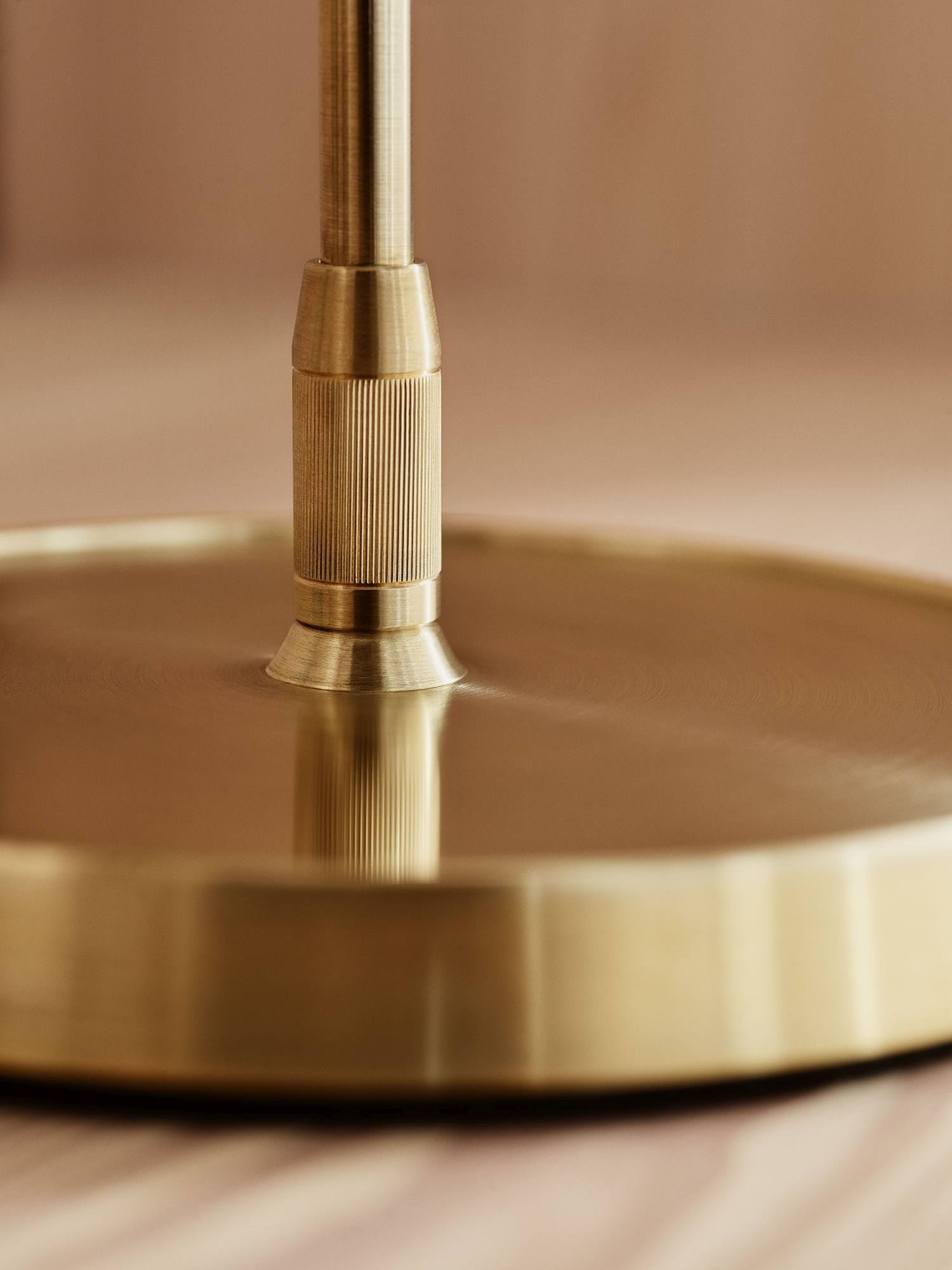 Clam Table lamp Fritz Hansen table lamp