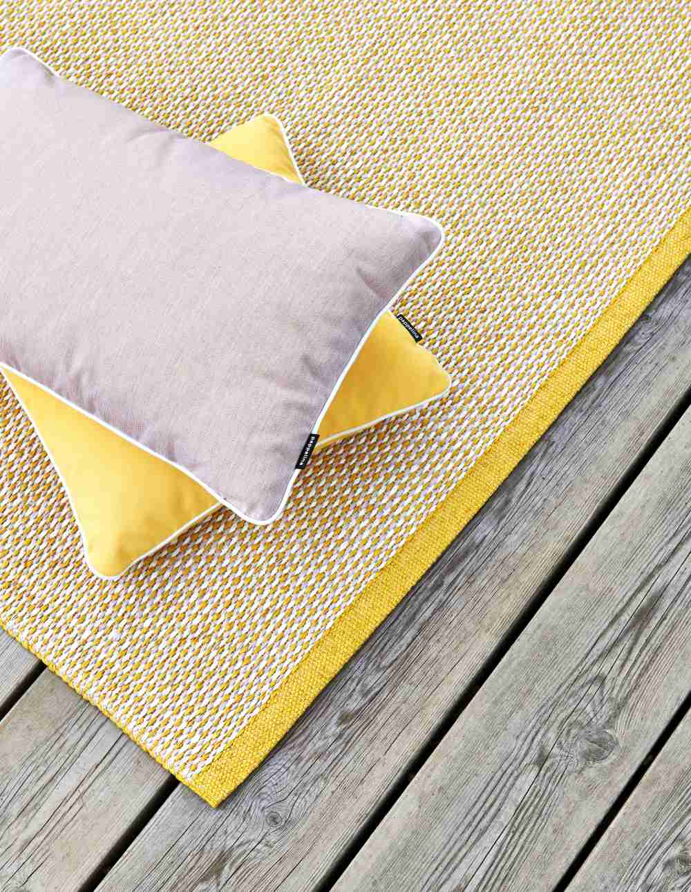 Effi Plastic Rug 230x320 cm Pappelina