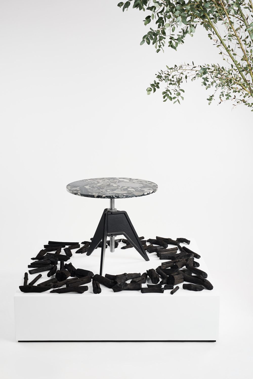 Screw Café Table Tom Dixon