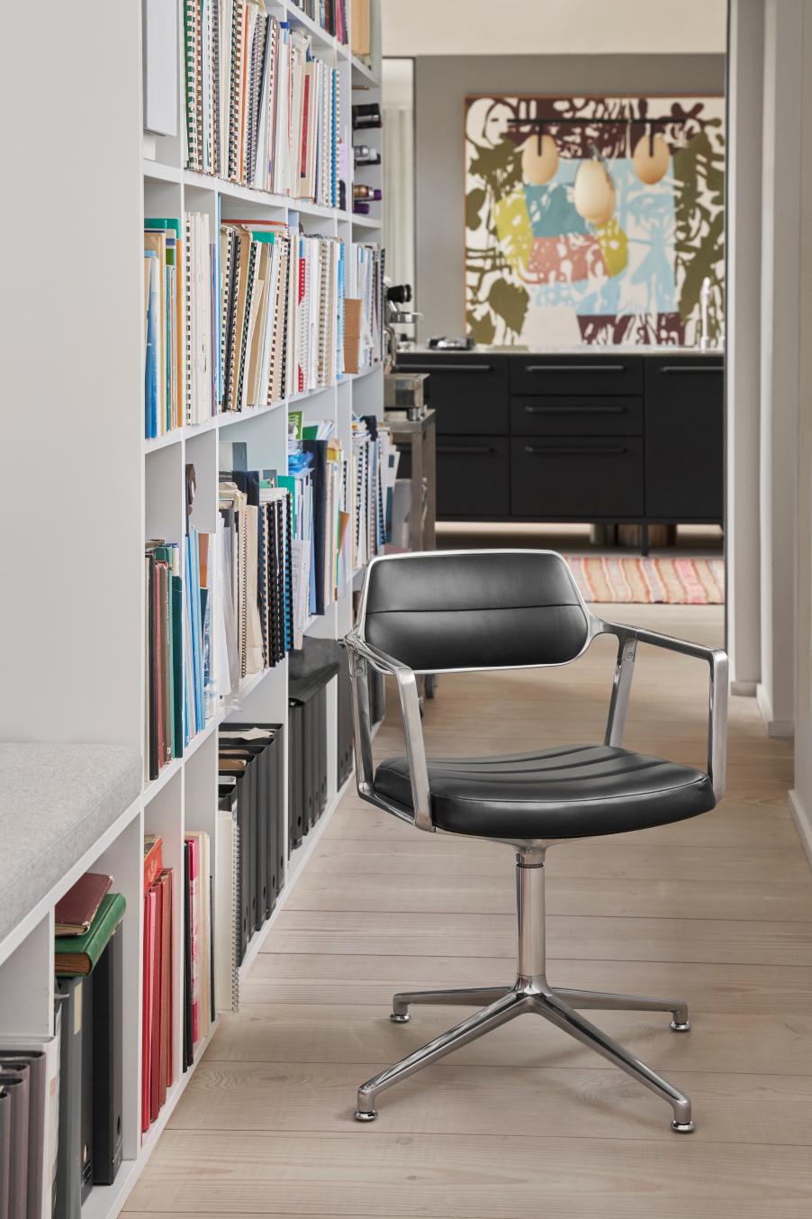 Vipp 453 / Vipp453 Swivel Chair Swivel Chair Vipp