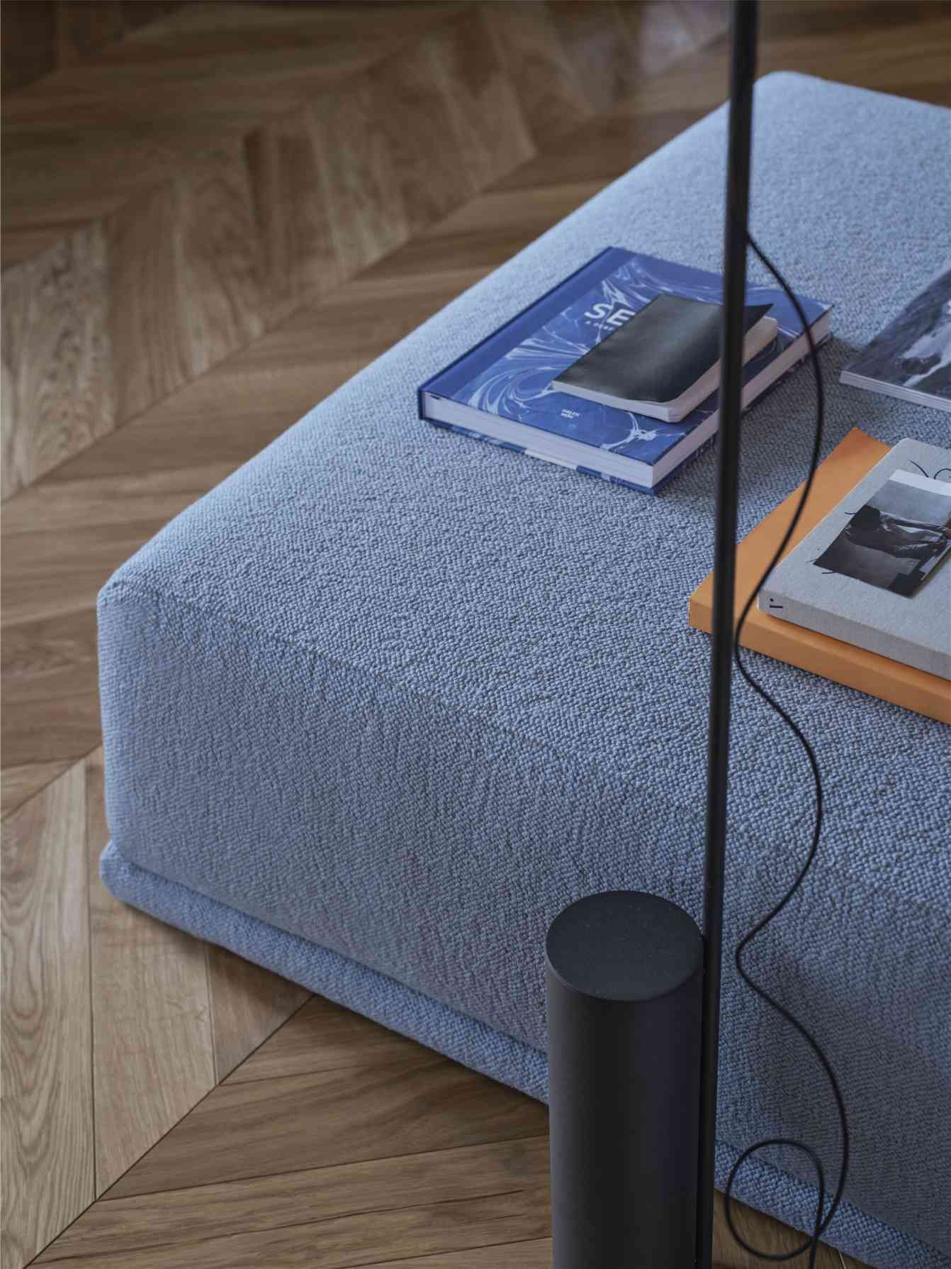 Post Floor Lamp Muuto