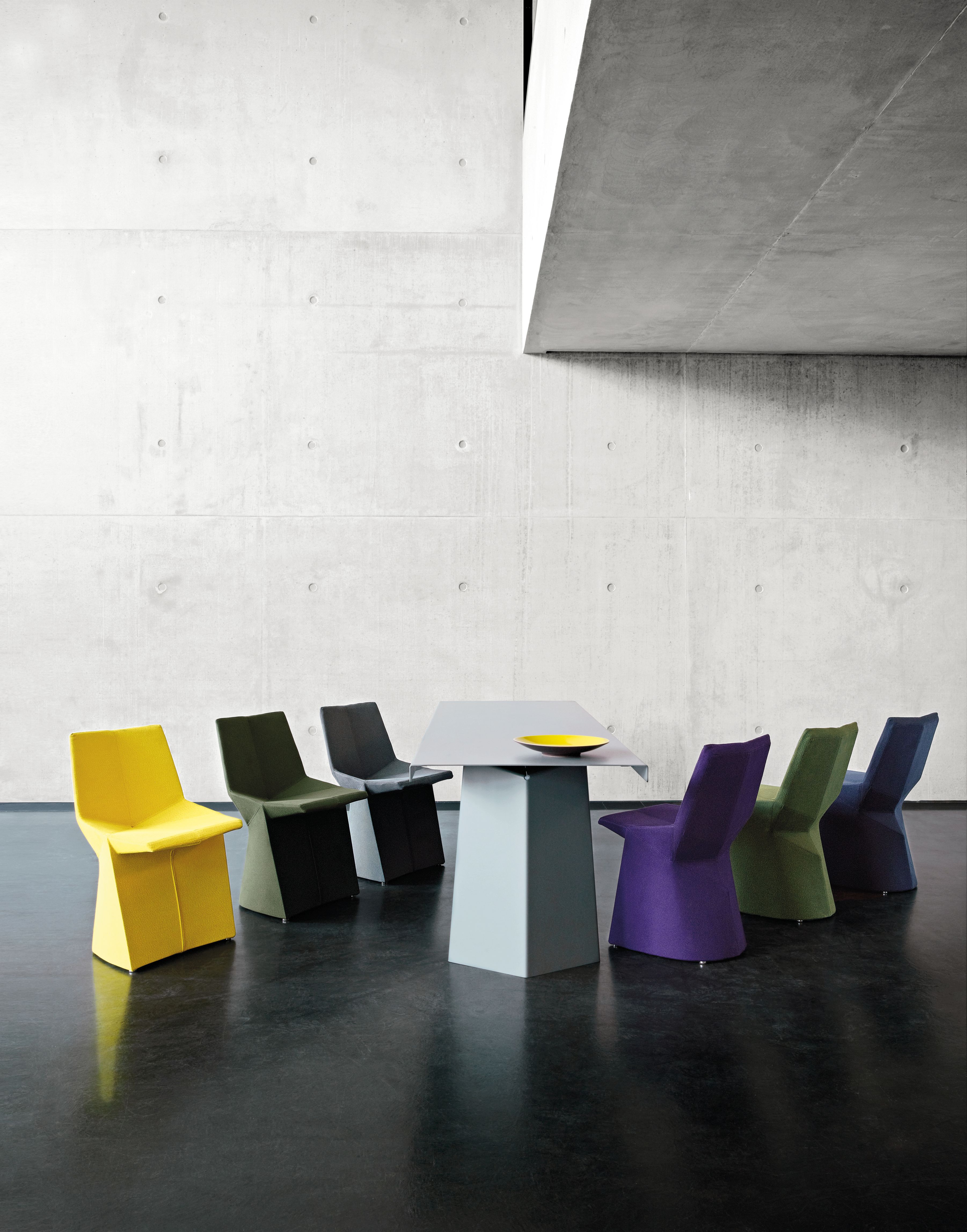 Pallas table ClassiCon