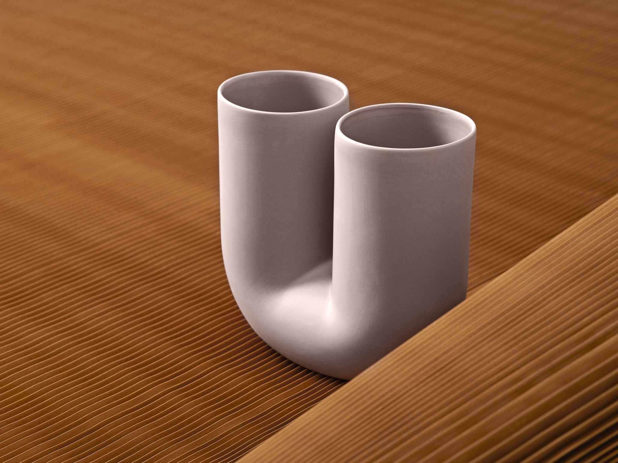 Kink Vase Dusty lilac Muuto SINGLE PIECES