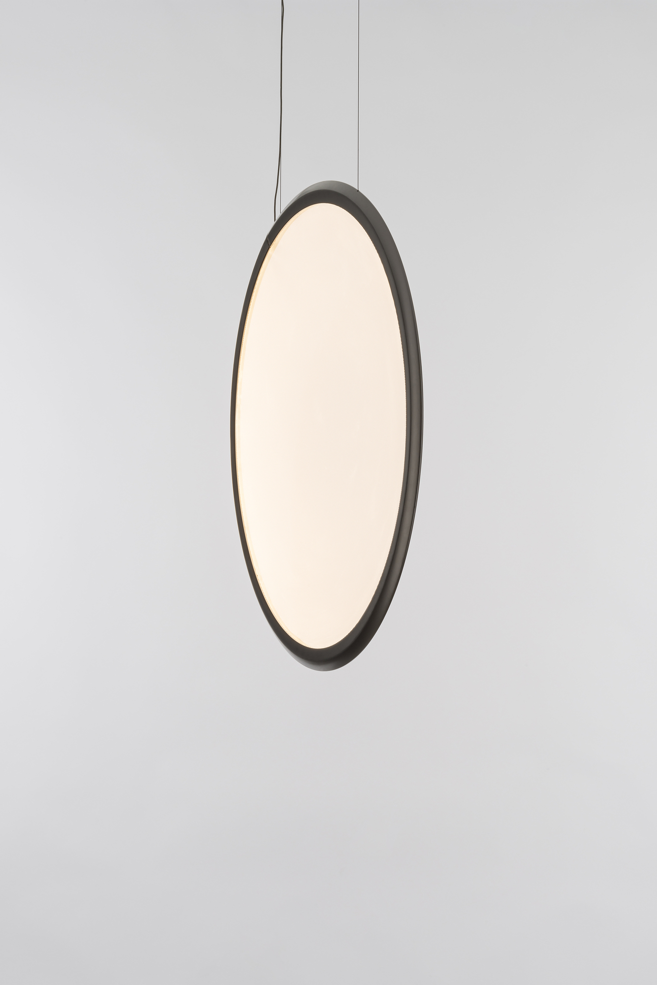 Discovery Vertical Suspension 70 Body aluminum Artemide