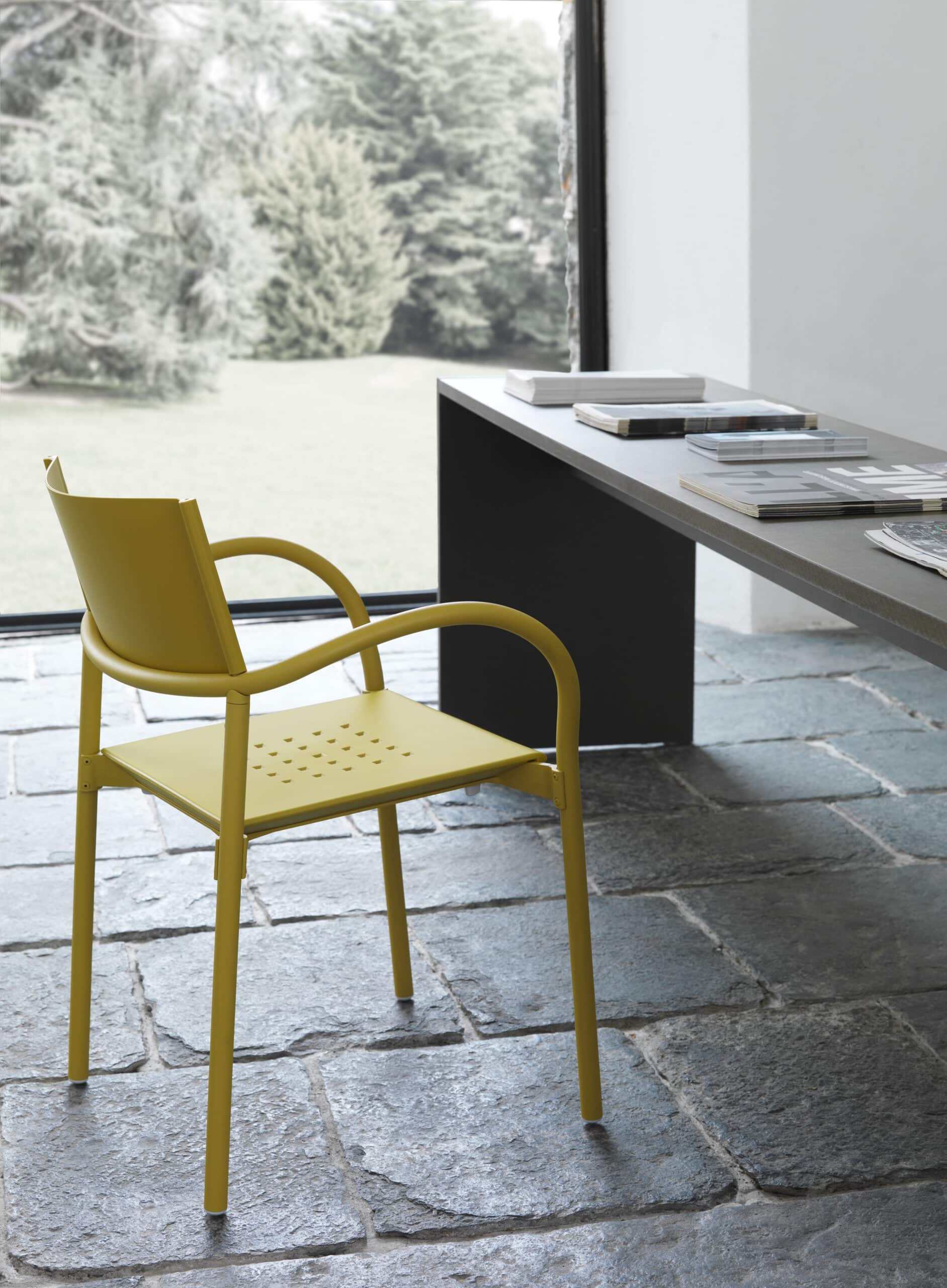 Breeze Stuhl Segis Black Aluminium matt