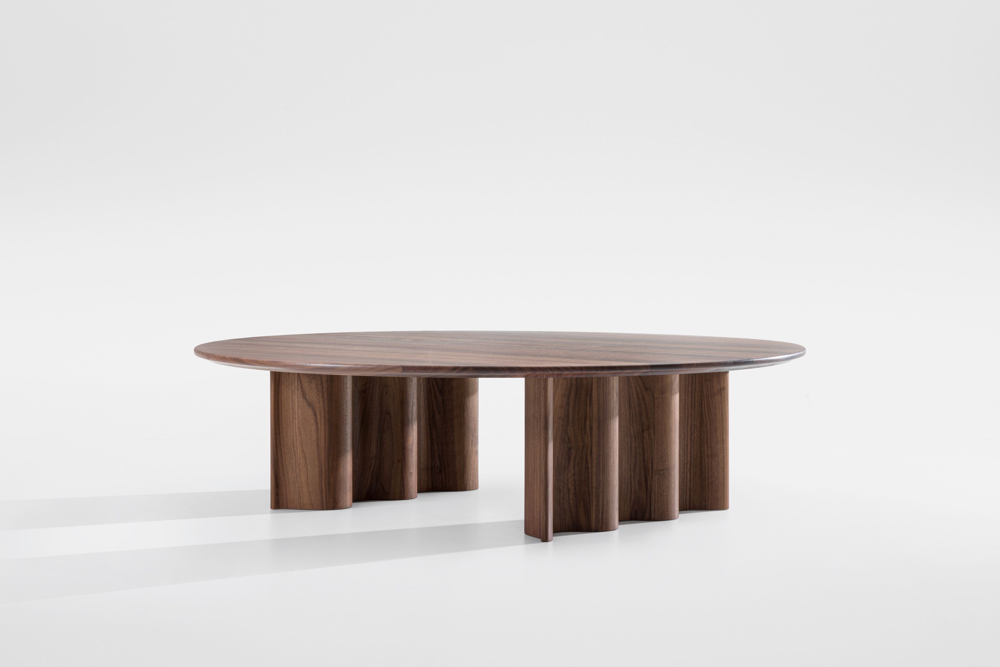 Curtain coffee table round walnut Zeitraum