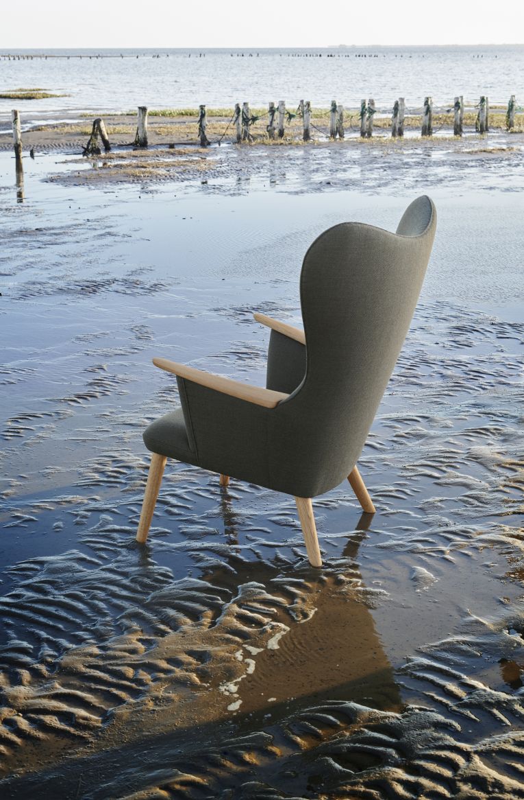 CH78 Mama Bear Lounge Chair Carl Hansen & Søn