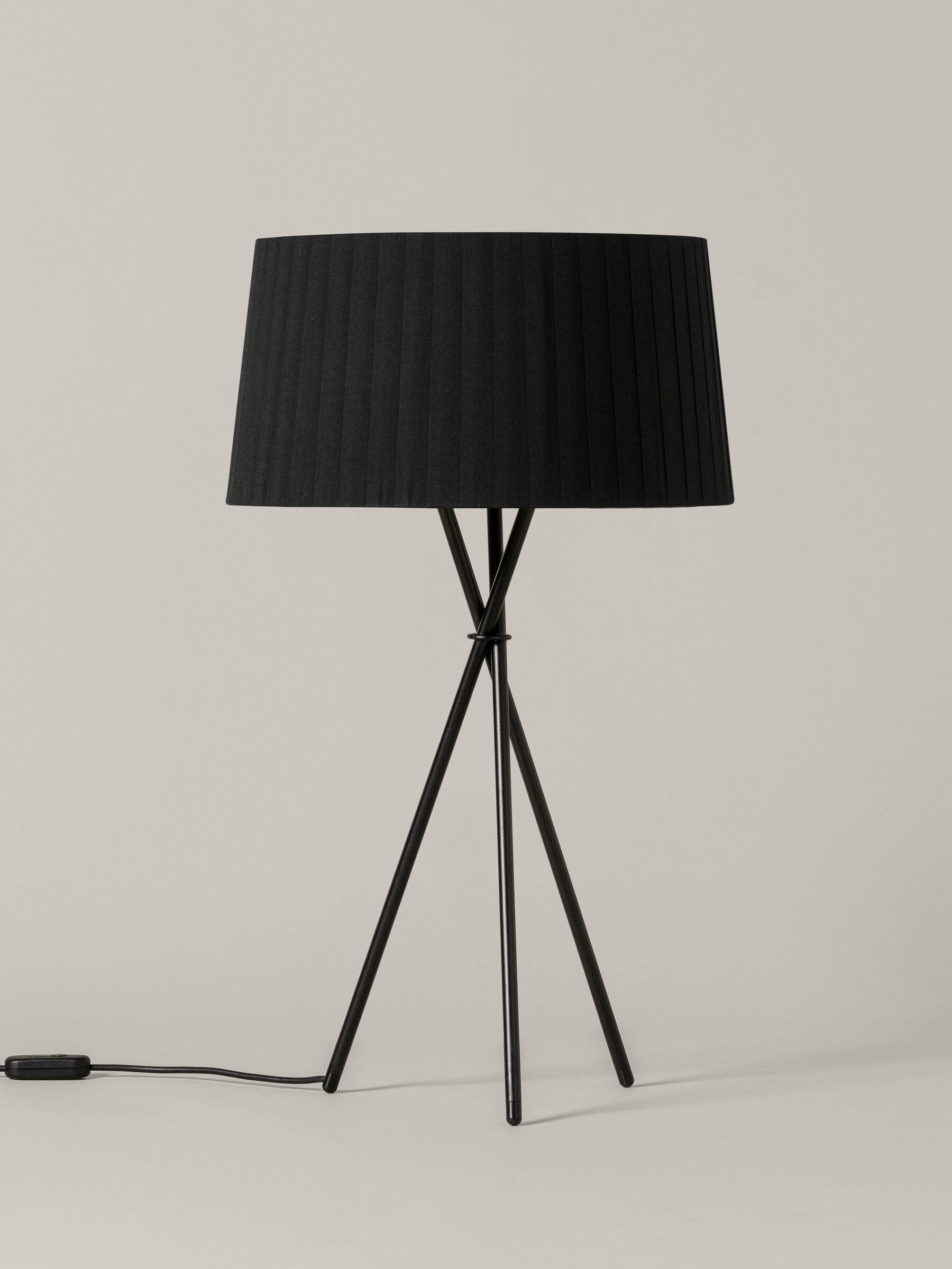 Tripode G6 Table Lamp Black Santa & Cole Tripode G6 Table Lamp Black Santa & Cole