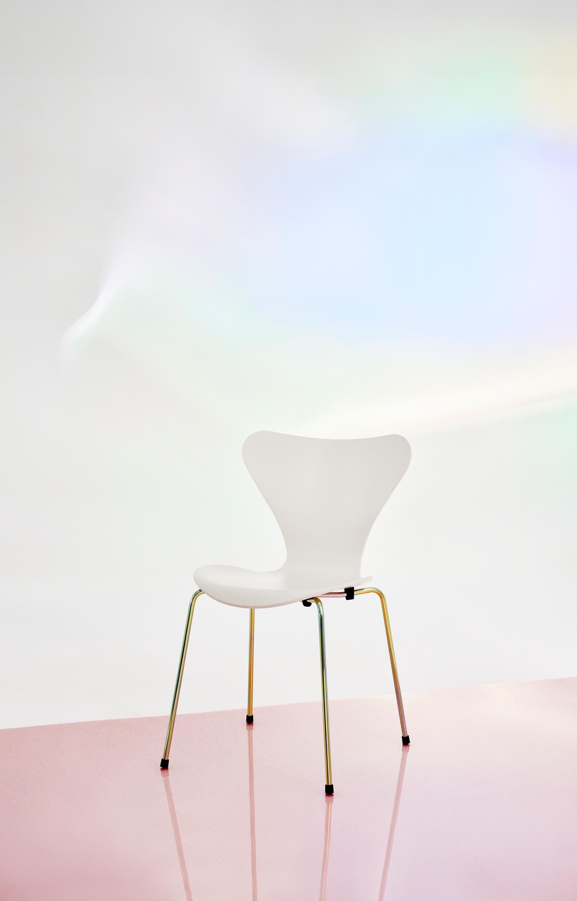 Sevener / Series Chair 3107 Fritz Hansen Ever the Sevener LIMITED EDITION