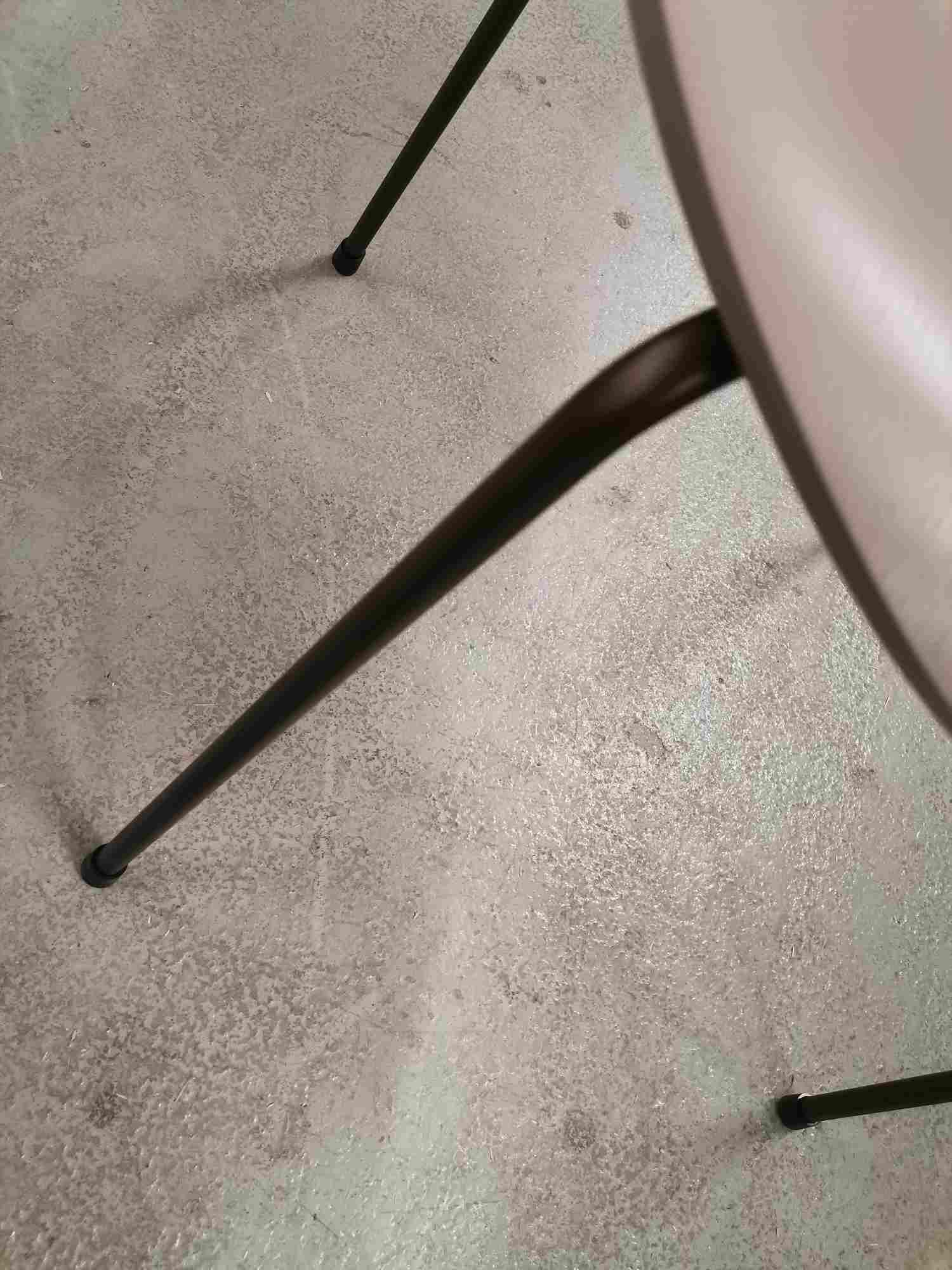 Sevens / Series 3107 Chair Ash deep clay/brown bronze SH 46 Fritz Hansen SINGLE PIECES