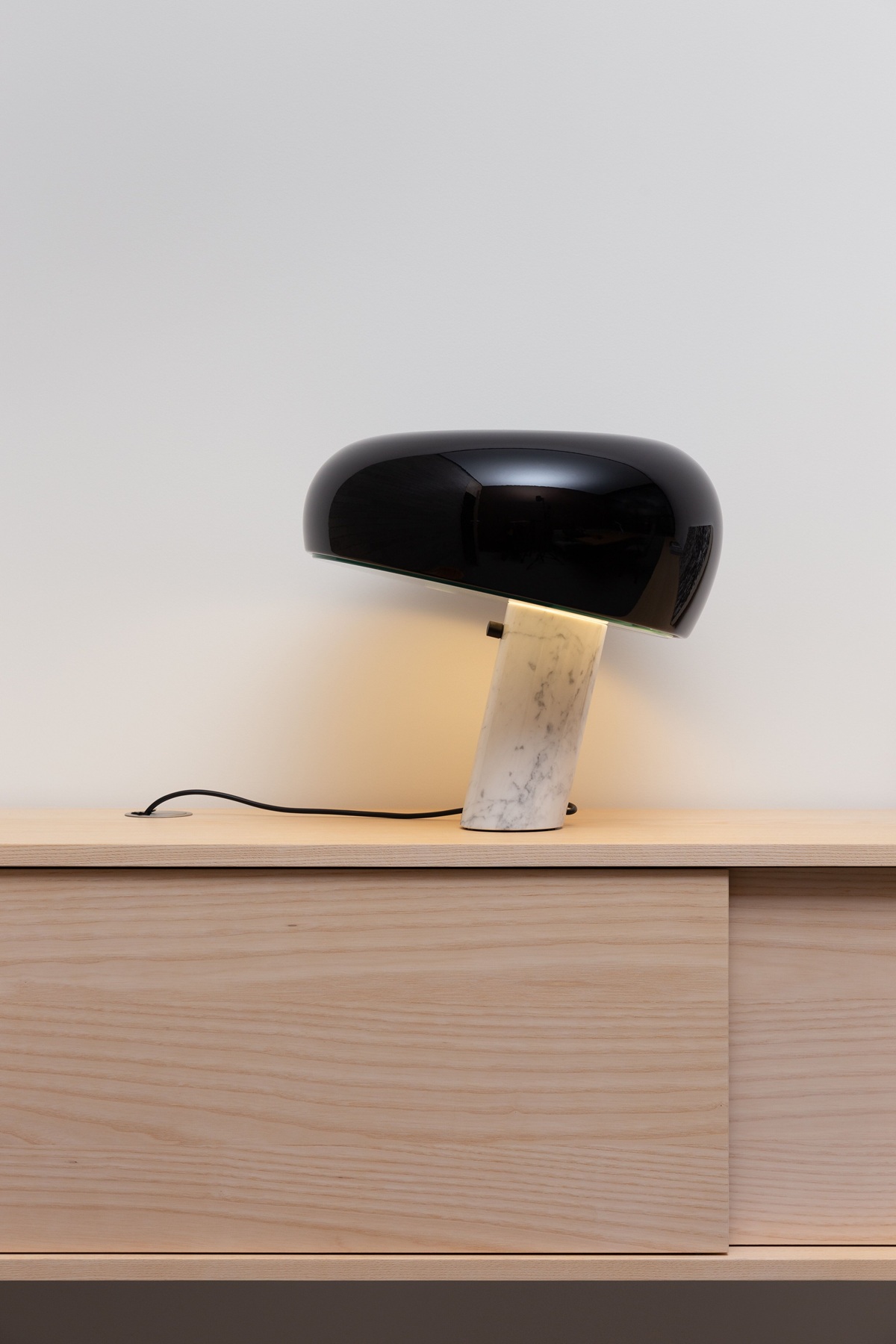 Snoopy Table lamp Flos black