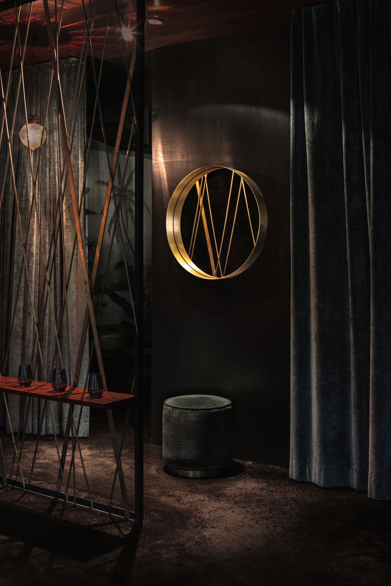 Cypris Mirror brass natural Classicon