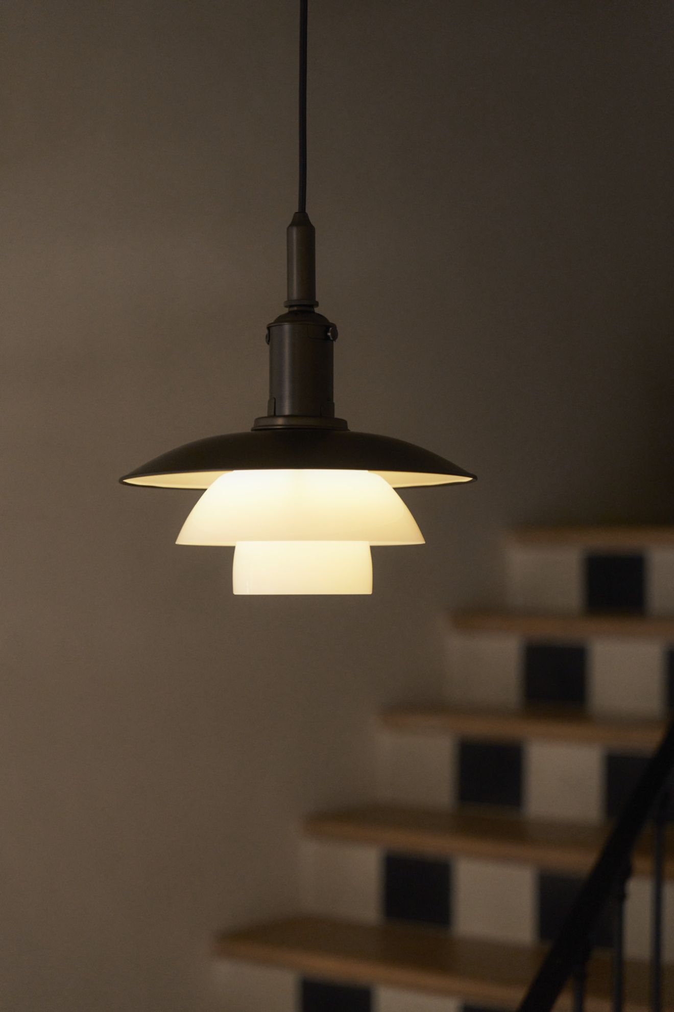 PH 3/3 Aged Brass Opal pendant light Louis Poulsen
