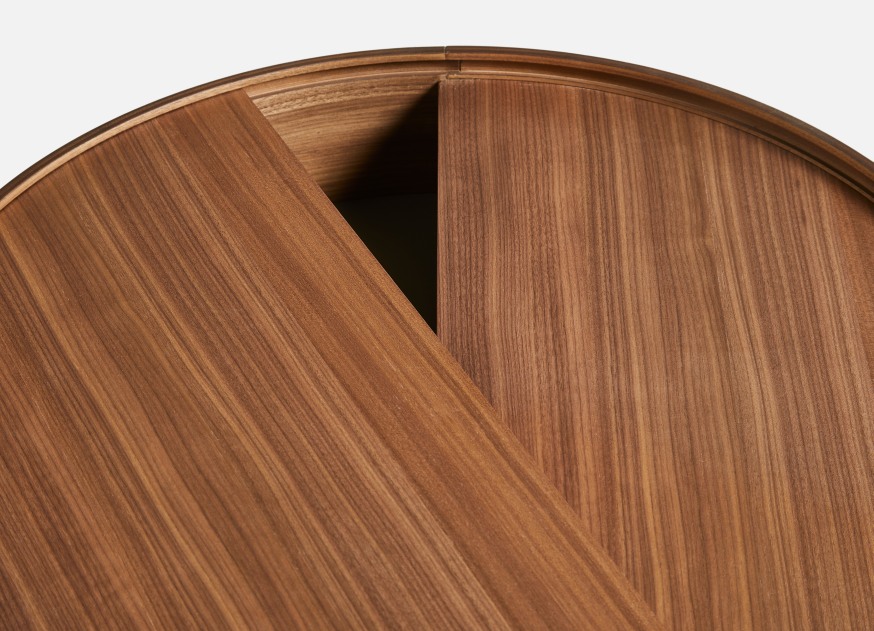 Arc Coffee Table ⌀  66 cm Walnut Woud
