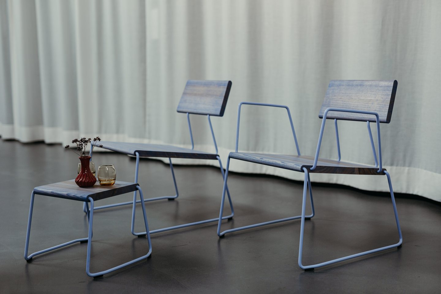 D:008 Lounge Chair with Armrests Ultraviolet Fuchs & Habicht