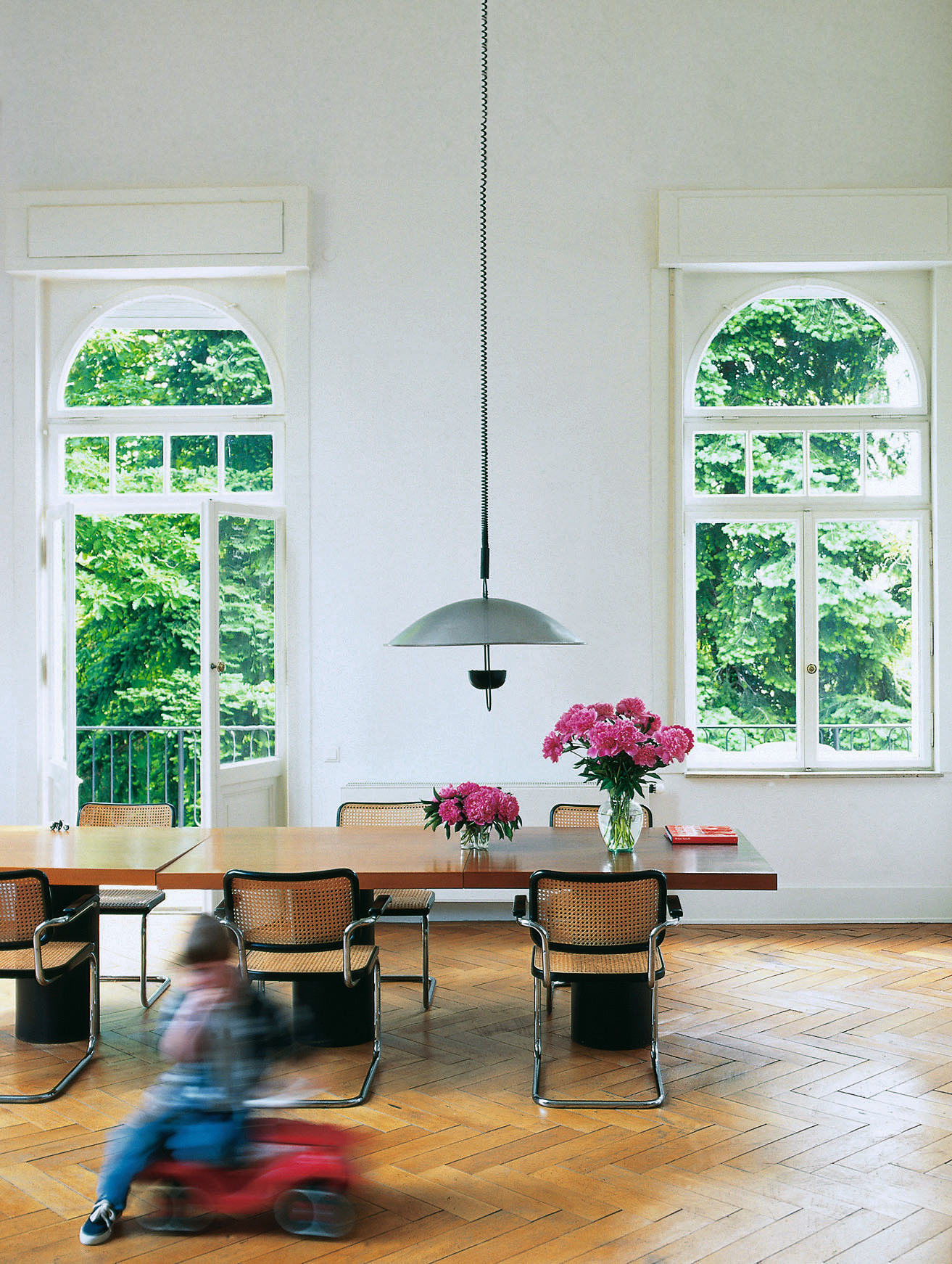 S 64 V Tubular Steel Classic Cantilever Thonet
