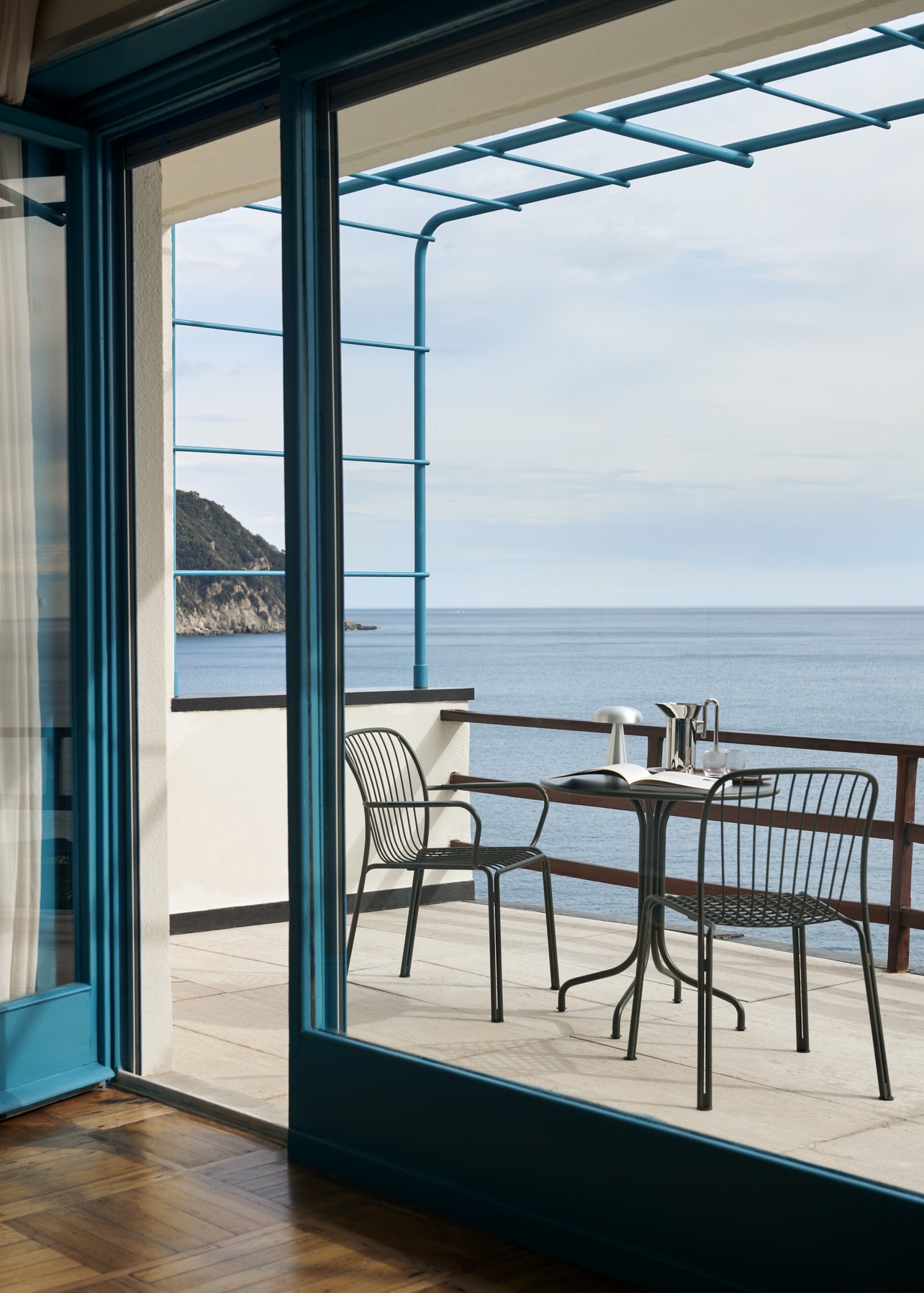 Thorvald SC96 / SC97 Outdoor Café table AndTradition 