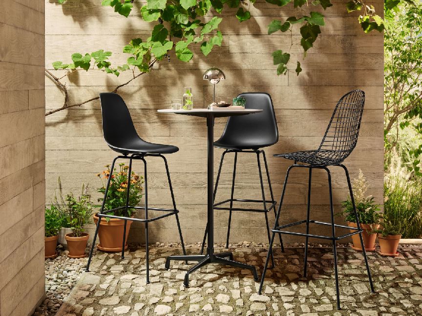 Eames Contract Tables High Standing Table Ø 70 cm Vitra