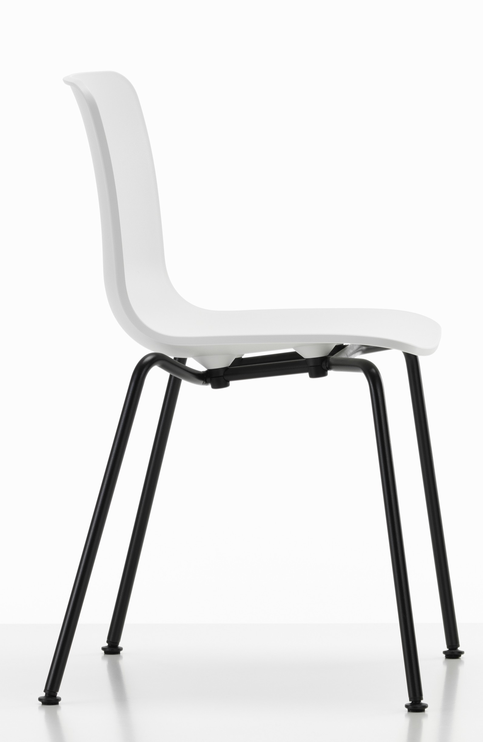 Hal RE Tube Stackable chair Vitra