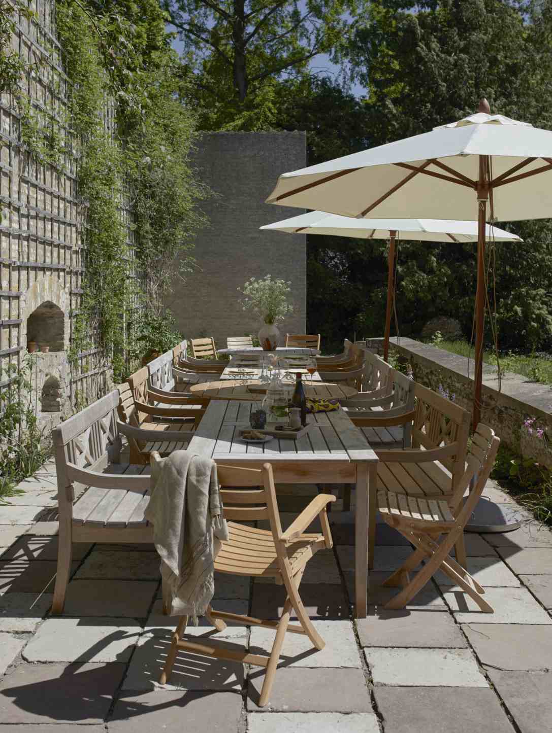 Drachmann Table Outdoor dining table Skagerak by Fritz Hansen 