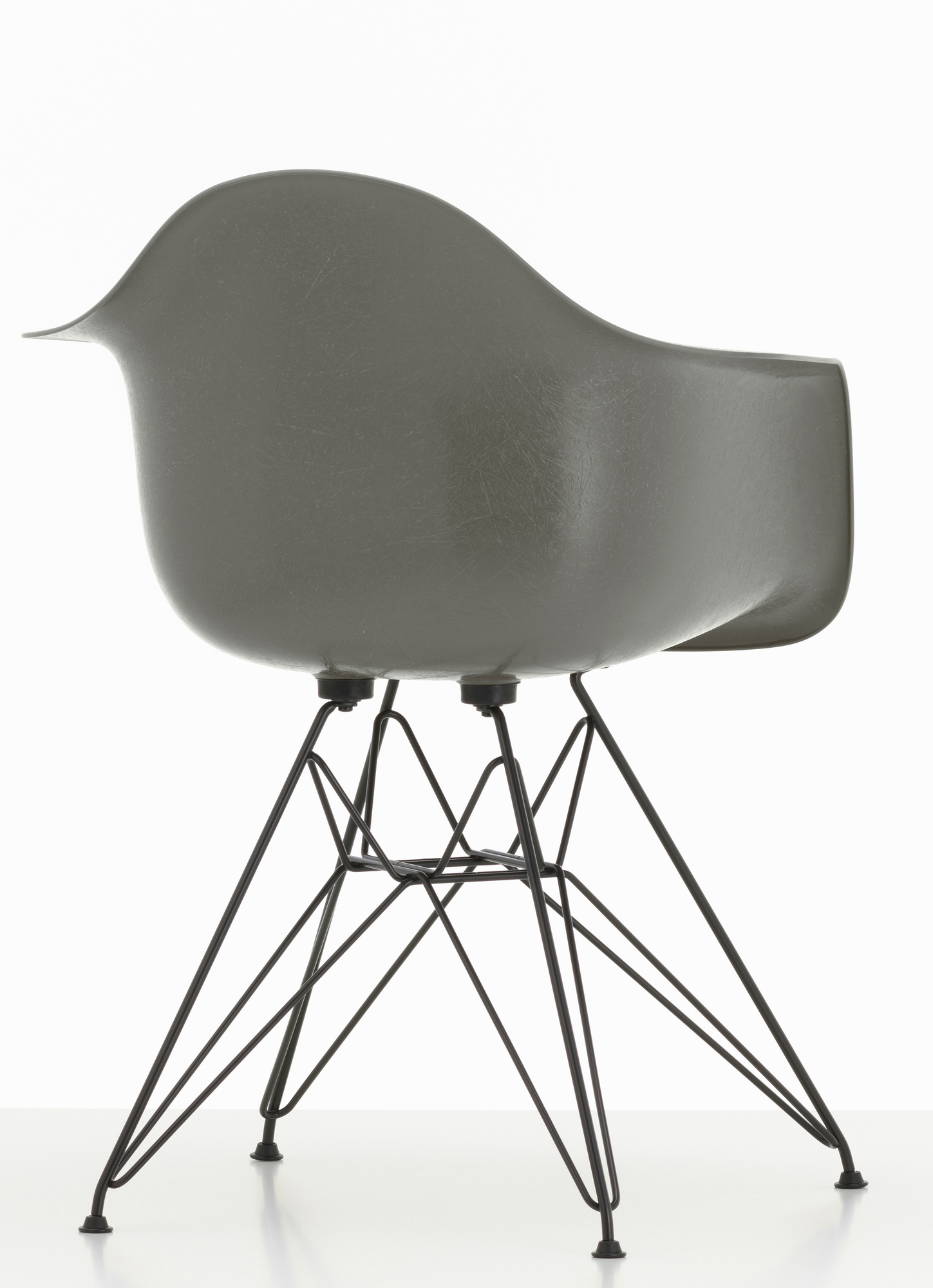 Eames Fibreglass Arm Chair DAR Chair Vitra