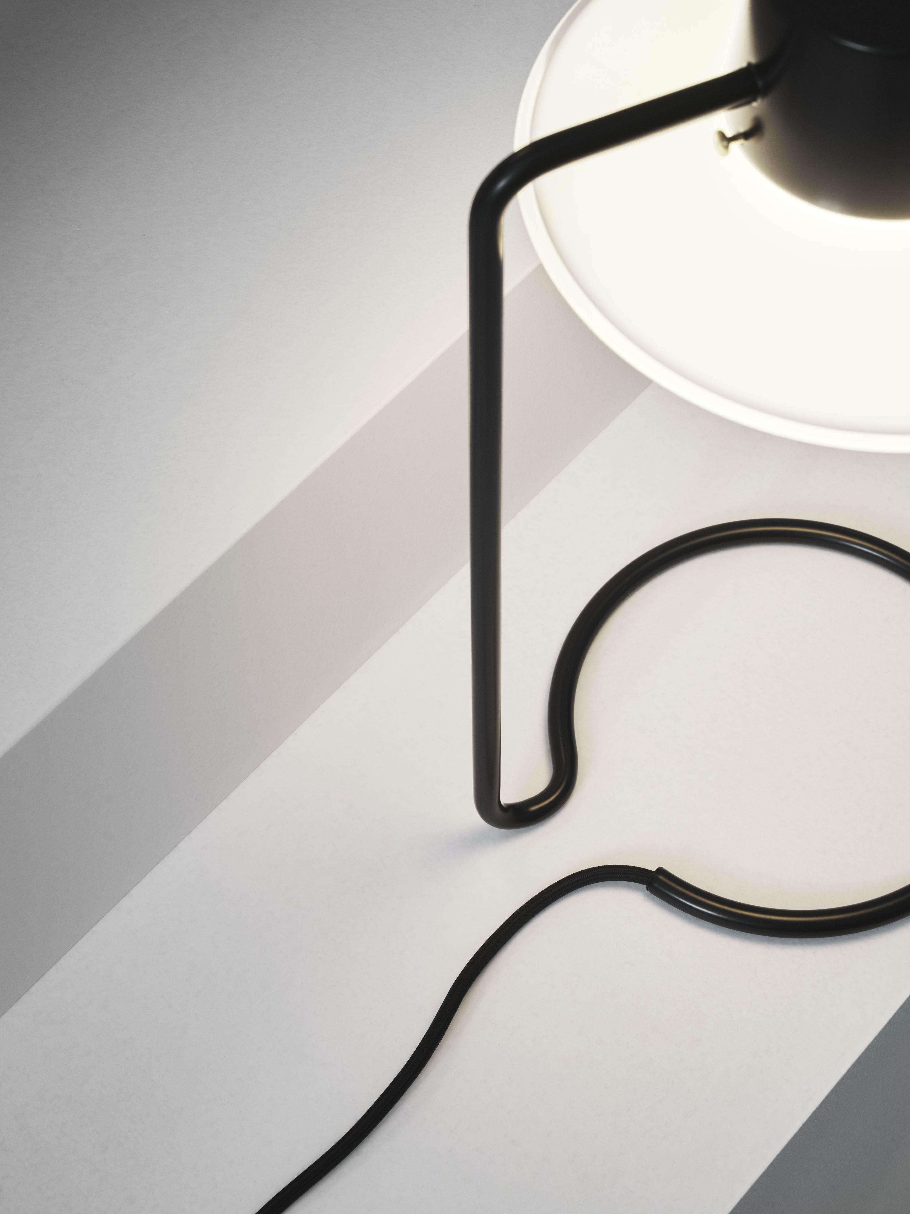AJ Oxford 280 Table Lamp Louis Poulsen