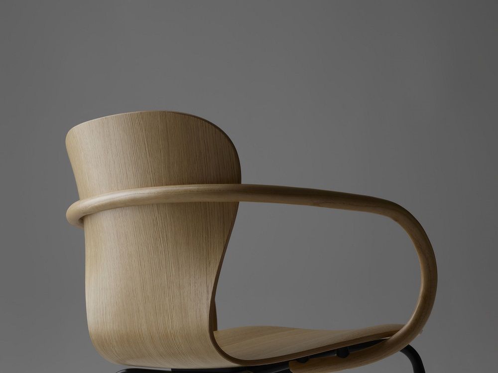 S 220 F Chair with armrest Thonet