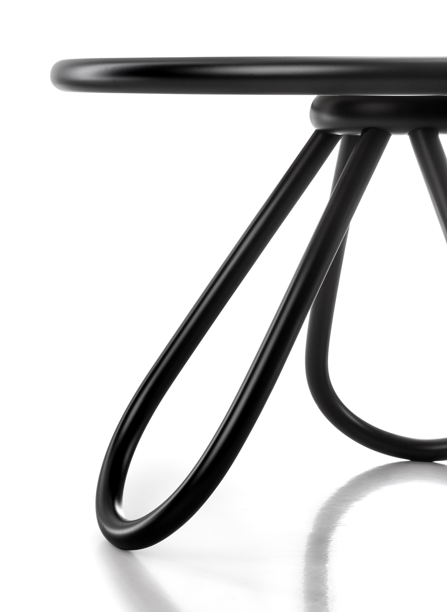 Arch coffe table lacquered Wiener GTV Design