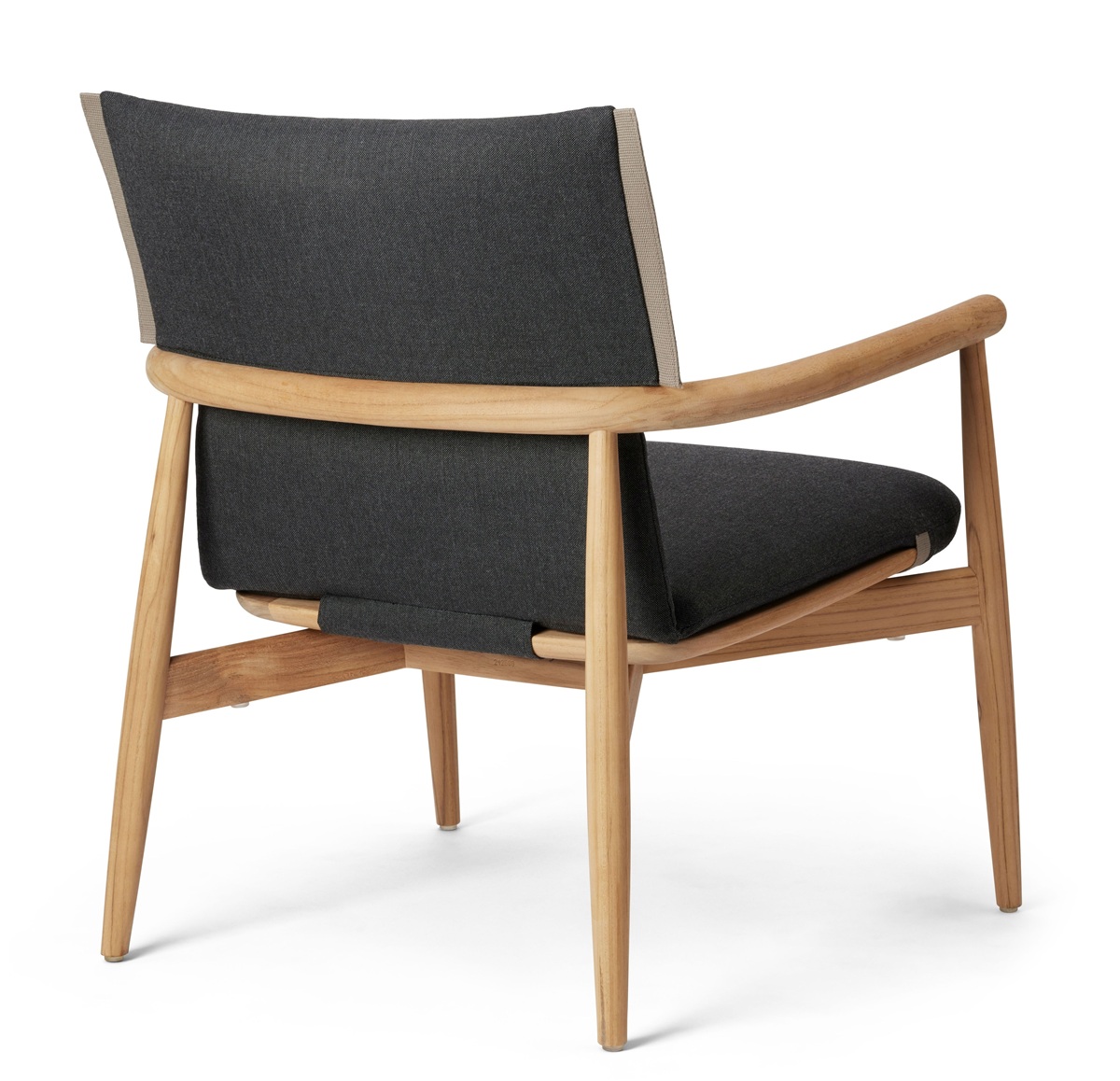 Embrace Outdoor Lounge Chair with cushion Carl Hansen & Søn