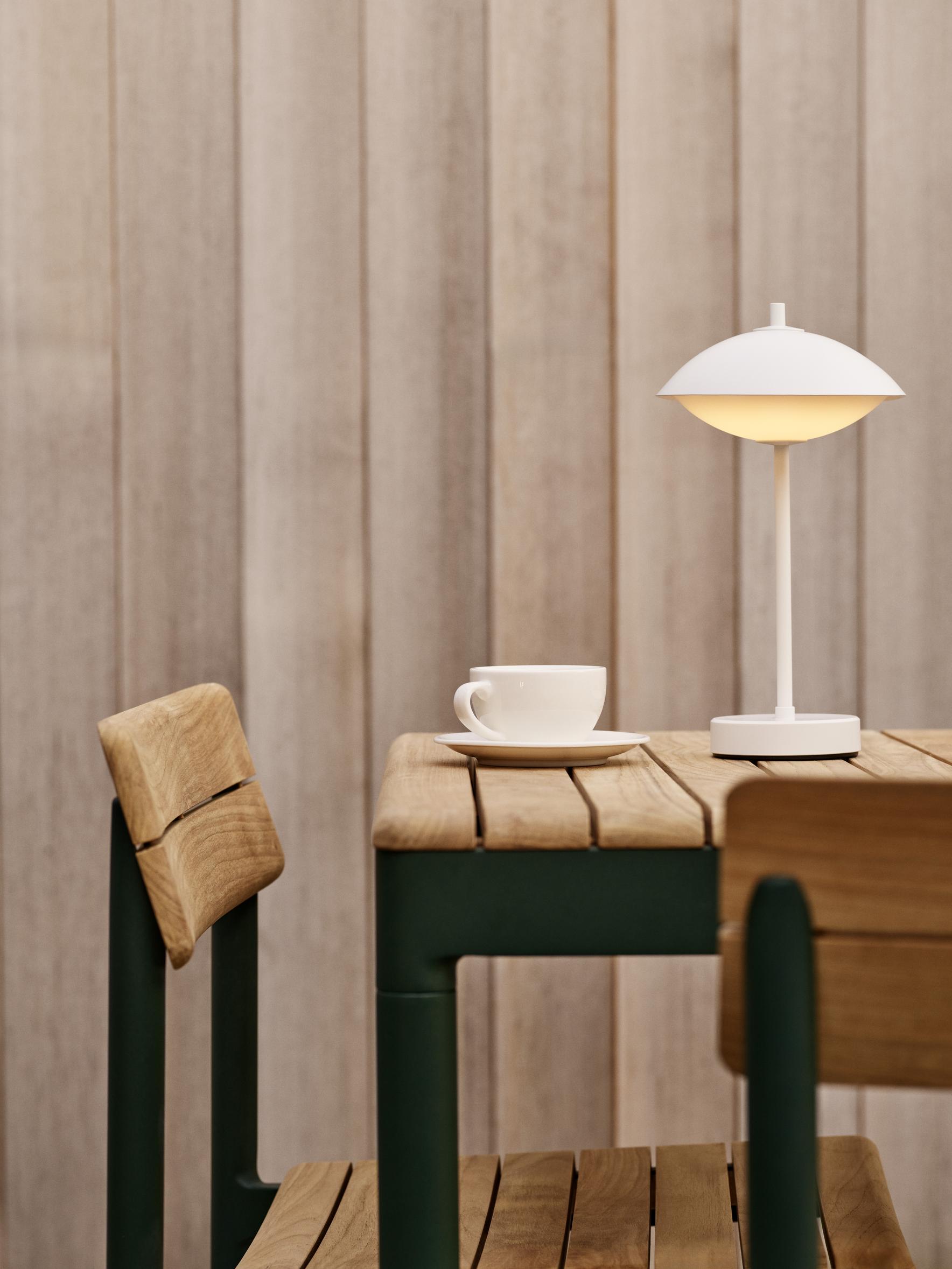 Clam Portable Table Lamp Rechargeable lamp Fritz Hansen