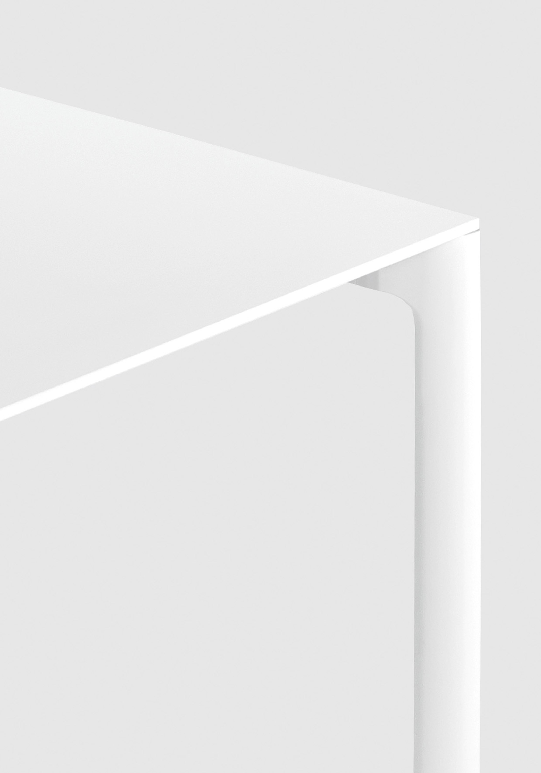 Maki table Outdoor dining table Kristalia