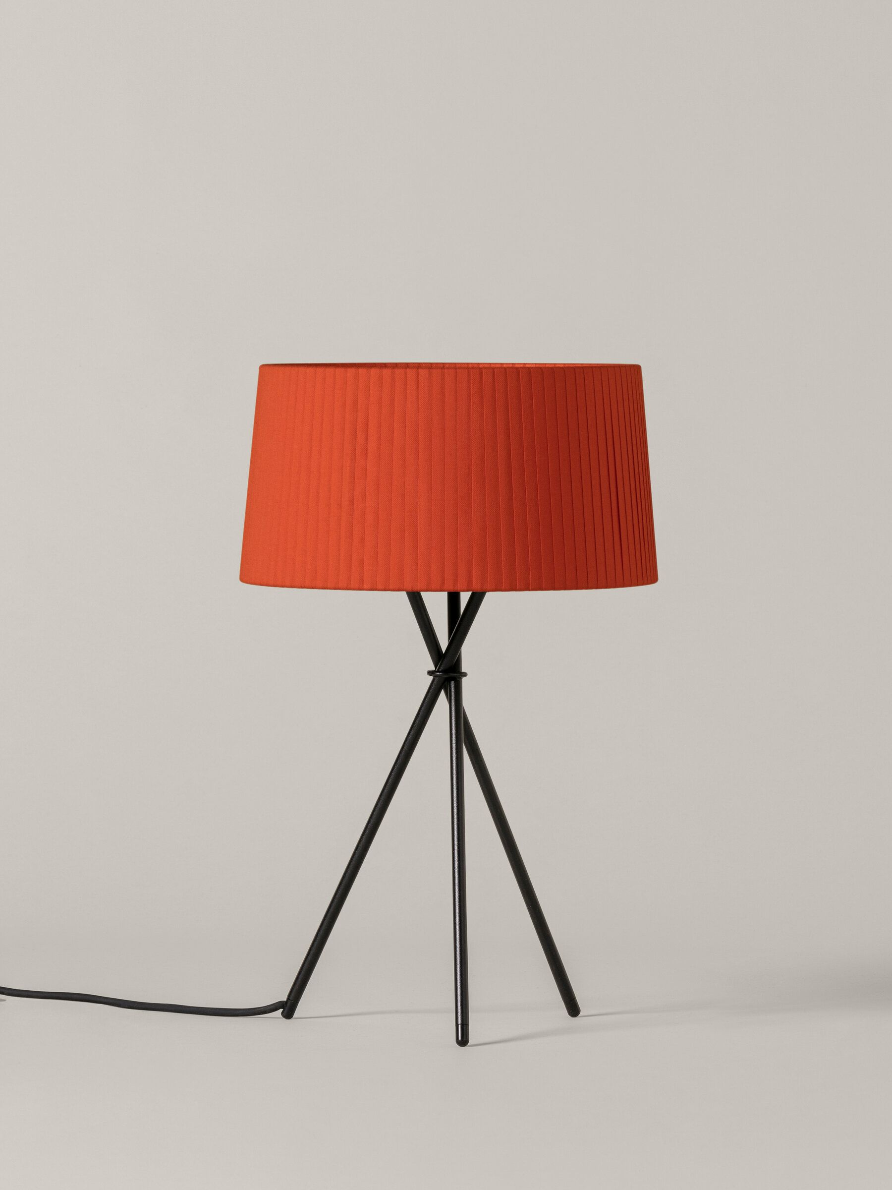Tripode M3 Table Lamp Amber Red Santa & Cole Tripode M3 Table Lamp Amber Red Santa & Cole