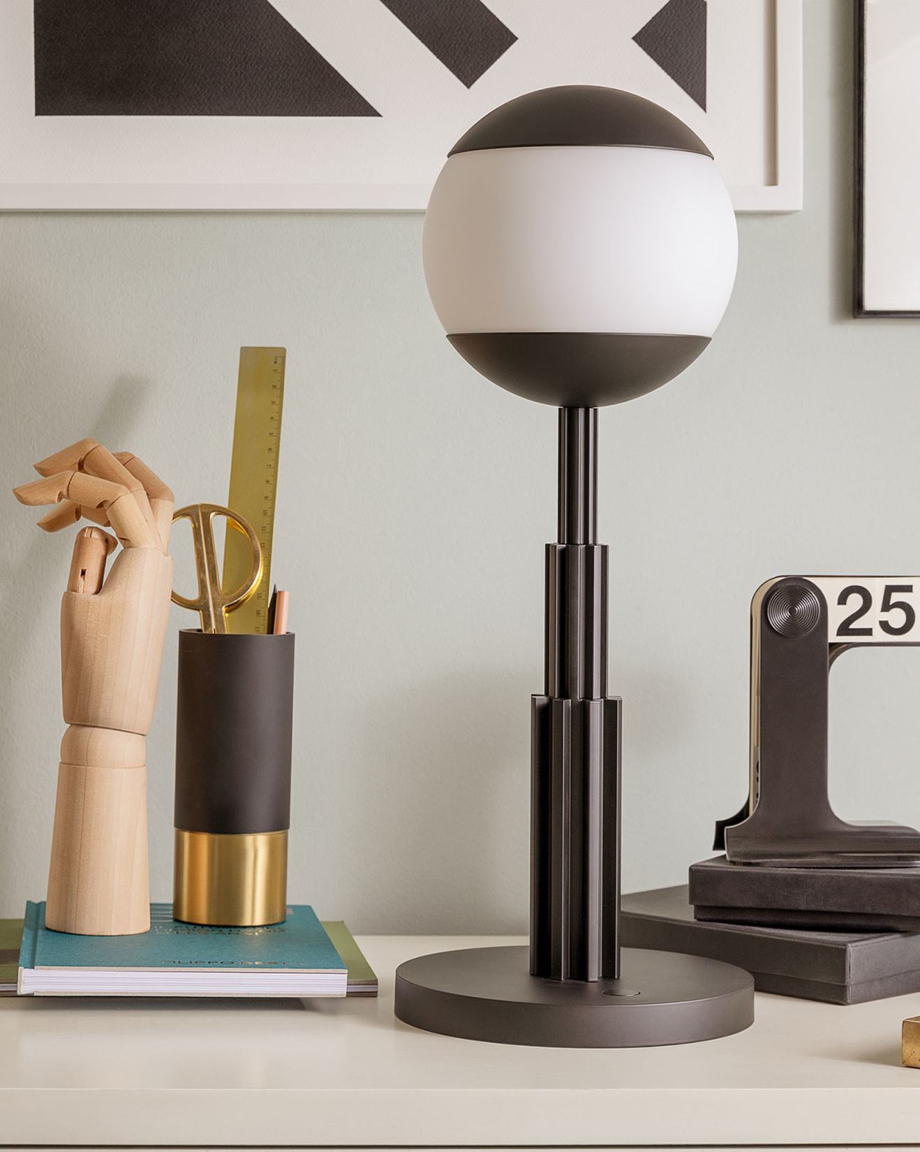 AR04 Battery table lamp Alessi
