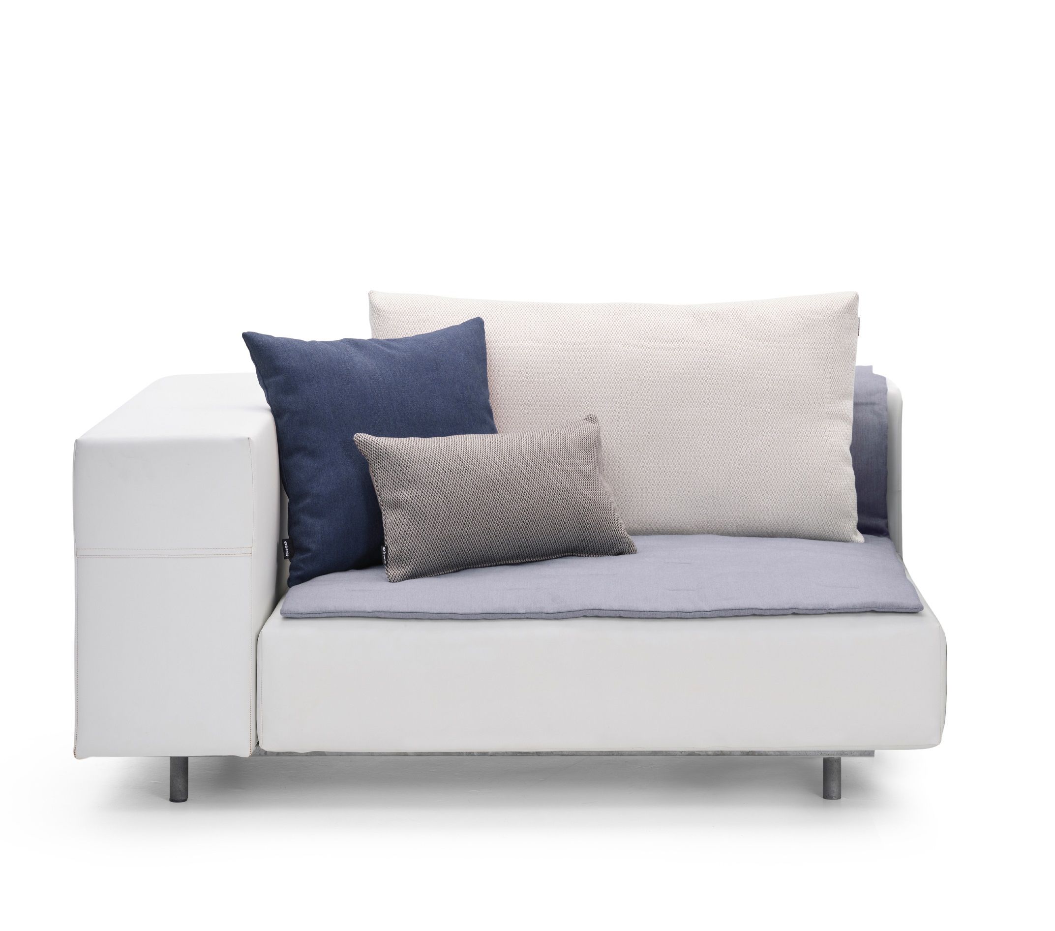 Walrus Outdoor Corner module / Sofa Extremis