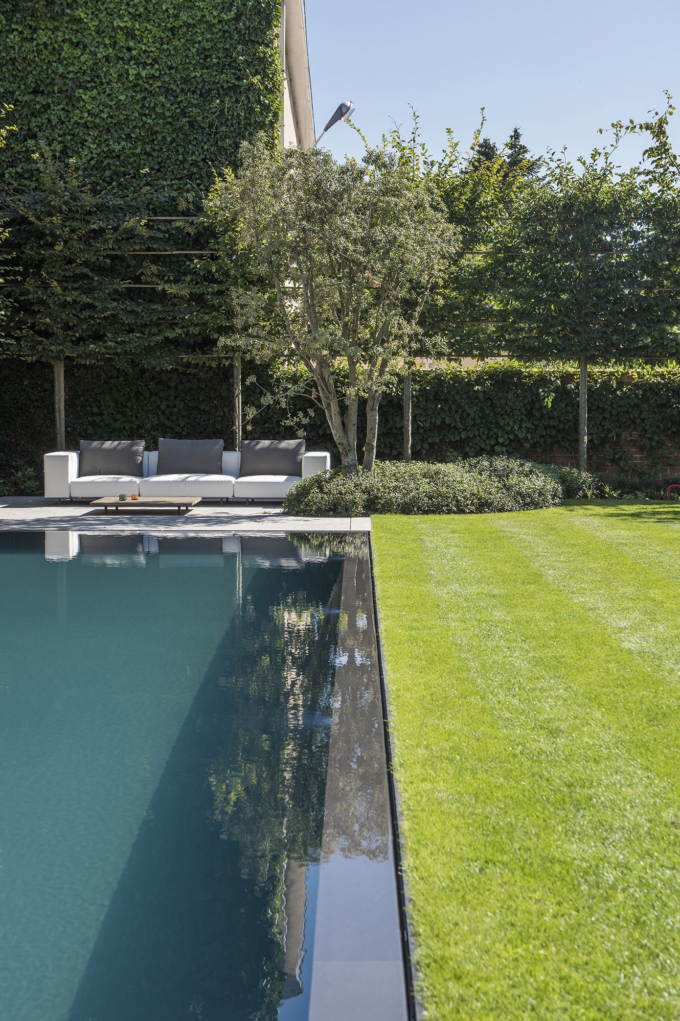 Walrus Outdoor Corner module / Sofa Extremis