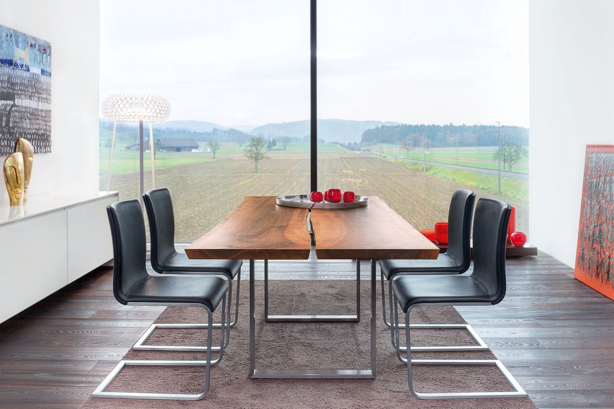 Authentic Classic Table Girsberger