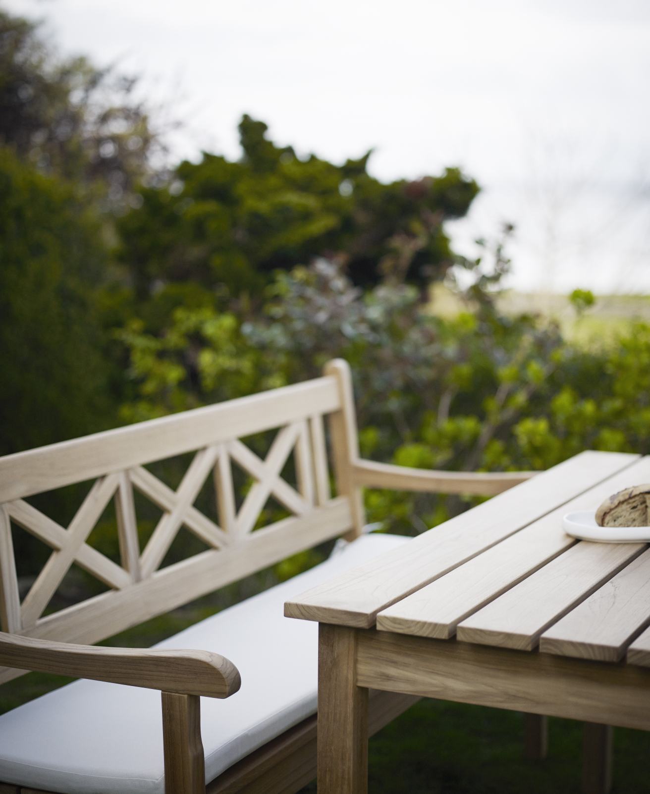 Drachmann Table Outdoor dining table Skagerak by Fritz Hansen 