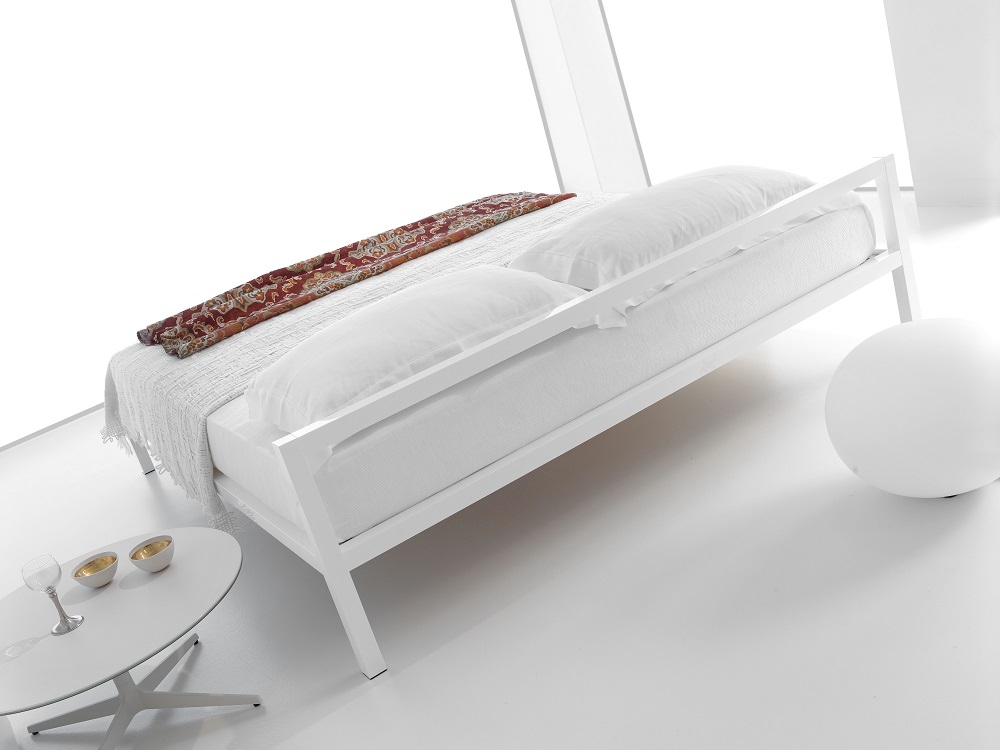 Aluminium Bed lacquered MDF Italia