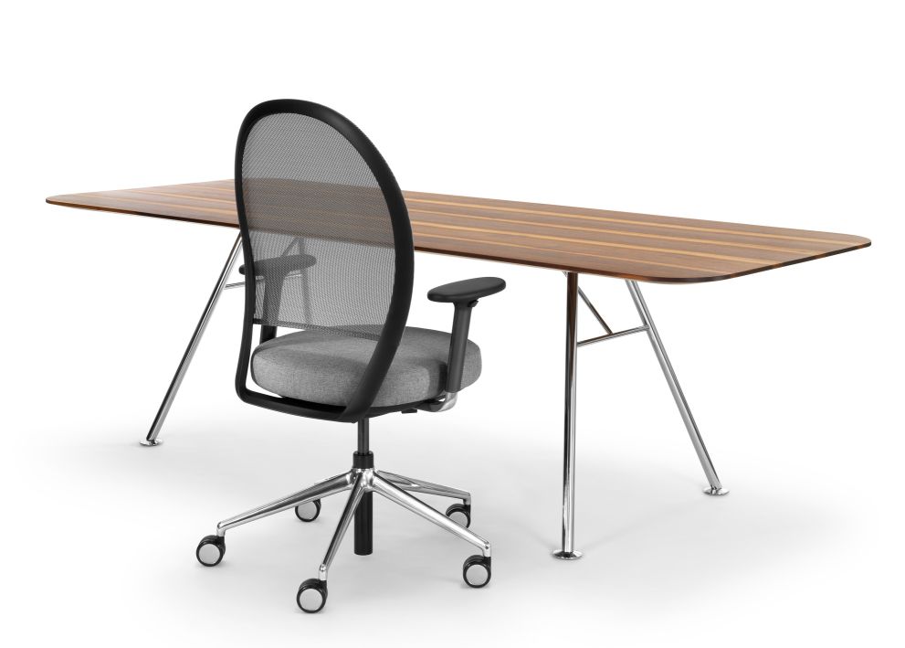 Akio Steel Table Girsberger