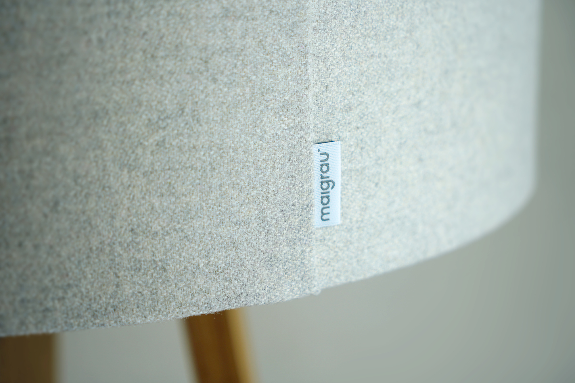 Luca floor lamp natural oak / white Maigrau