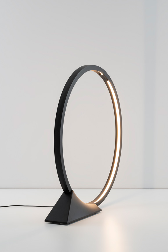 O Floor Indoor Floor Lamp LED Artemide