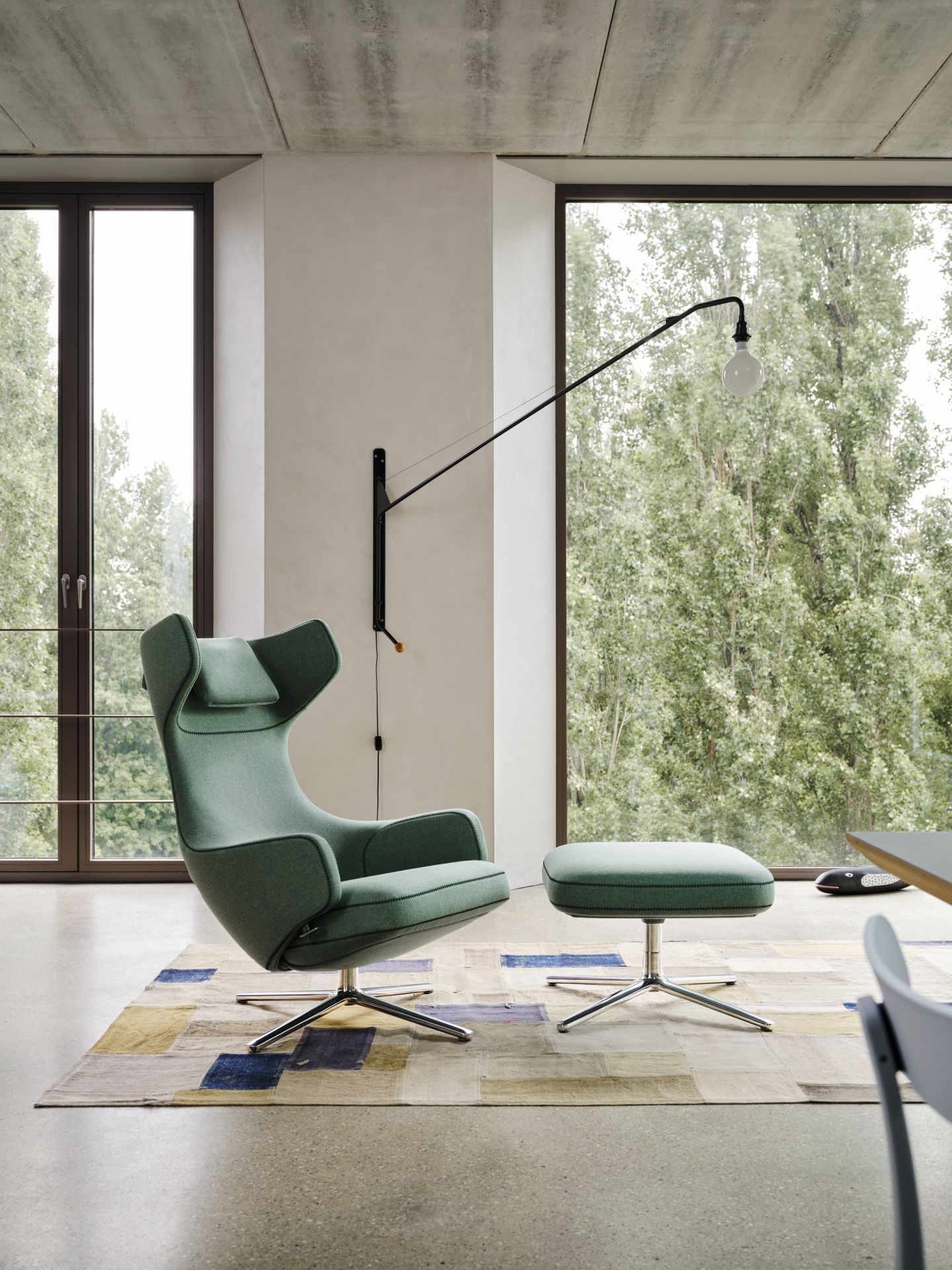 Grand Repos Armchair & Ottoman Preferred Combination Vitra Cosy Kieselstein 40 cm