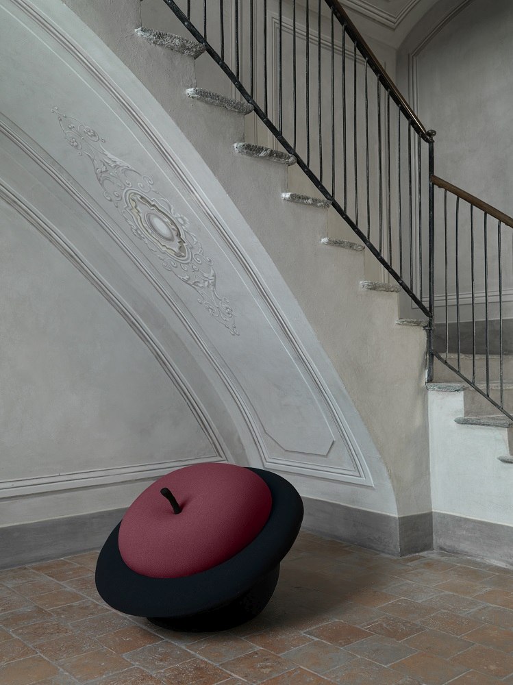 MagriTTA Sculpture-armchair Pouf Gufram