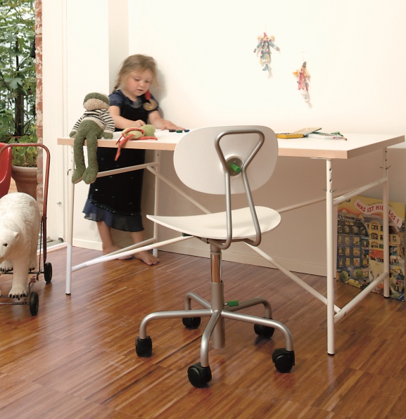 Turtle swivel chair for children Richard Lampert