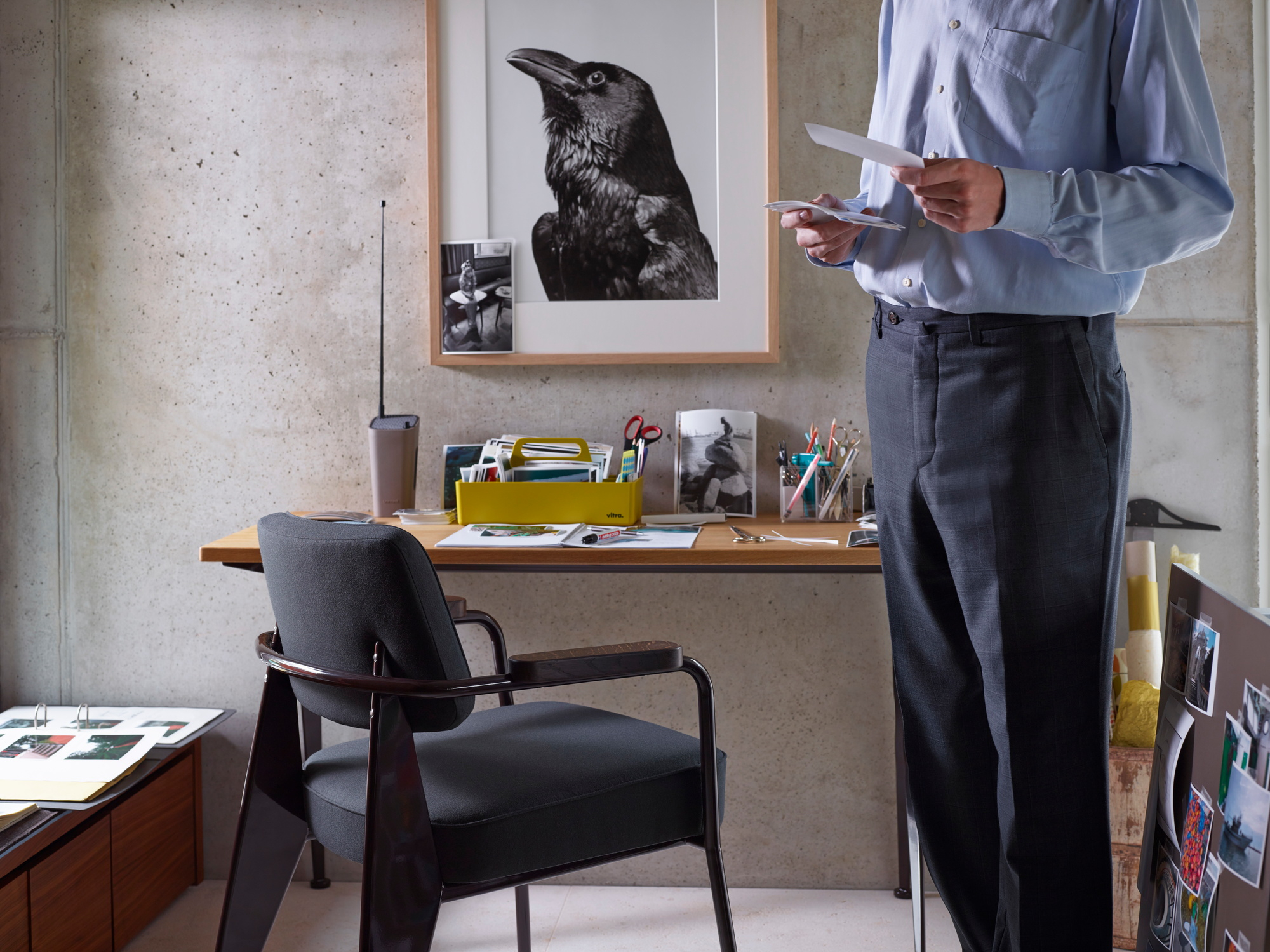 Compas Direction Desk Vitra