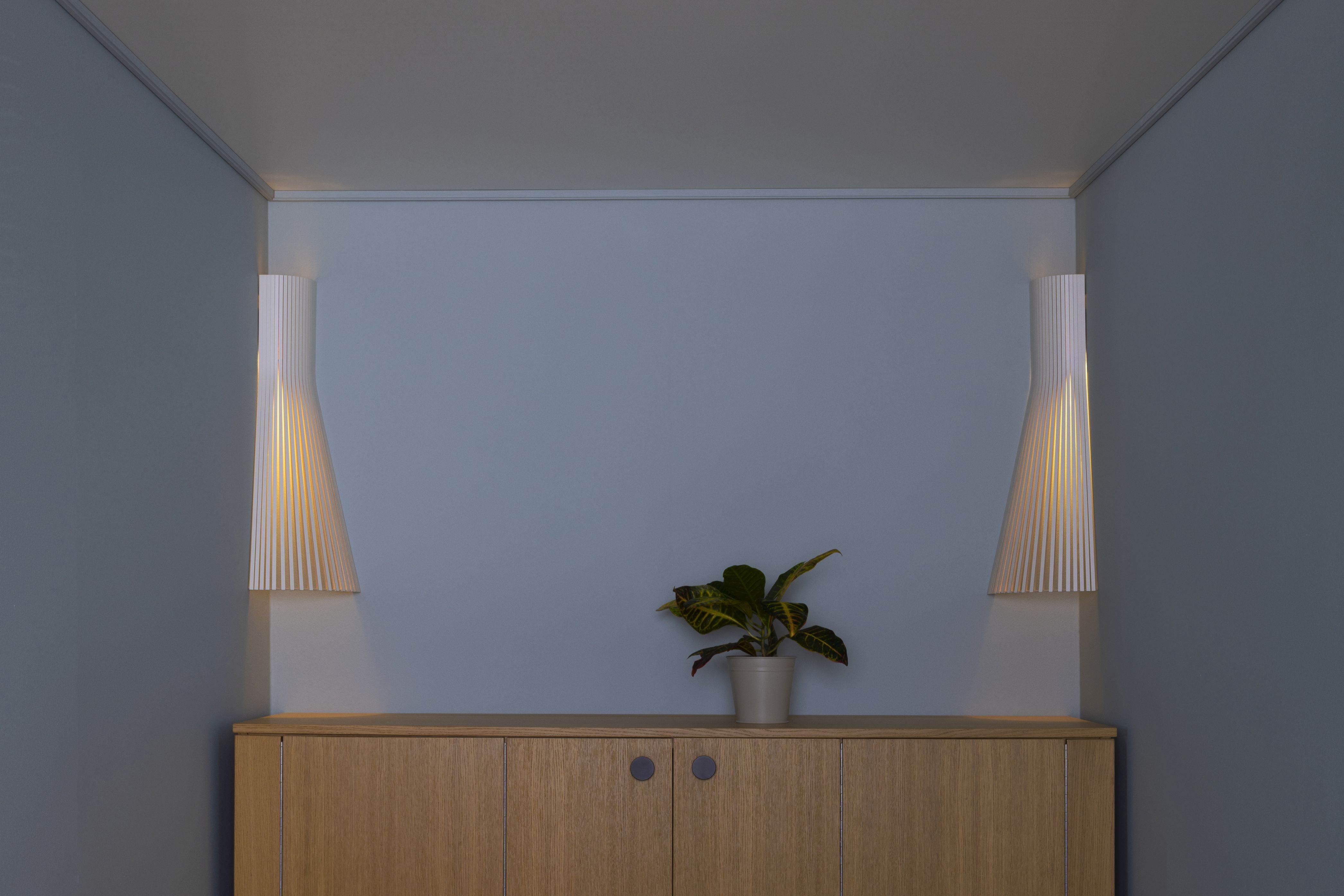 Secto 4236 corner lamp Secto Design