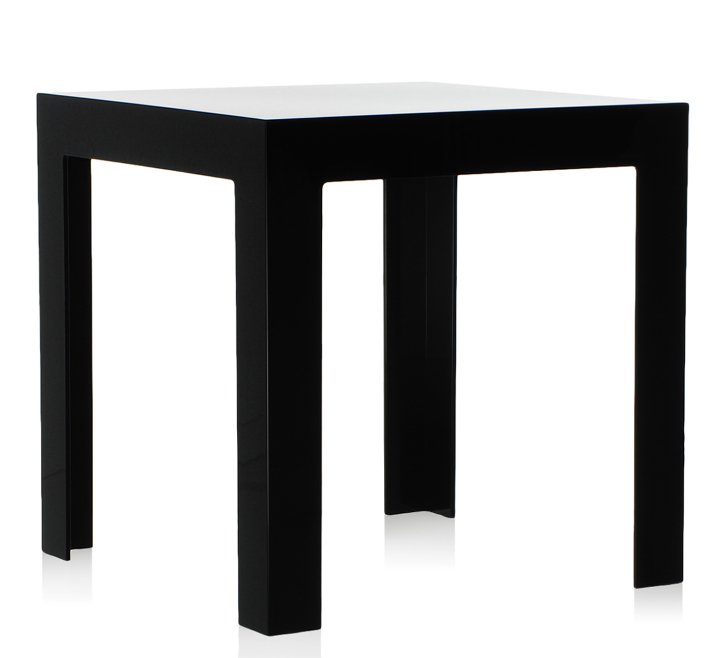 Schwarzer Jolly Beistelltisch von Kartell mit quadratischer Tischplatte und vier Beinen. Moderner Design Beistelltisch.