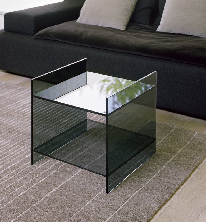 CT07 Drei side table e15